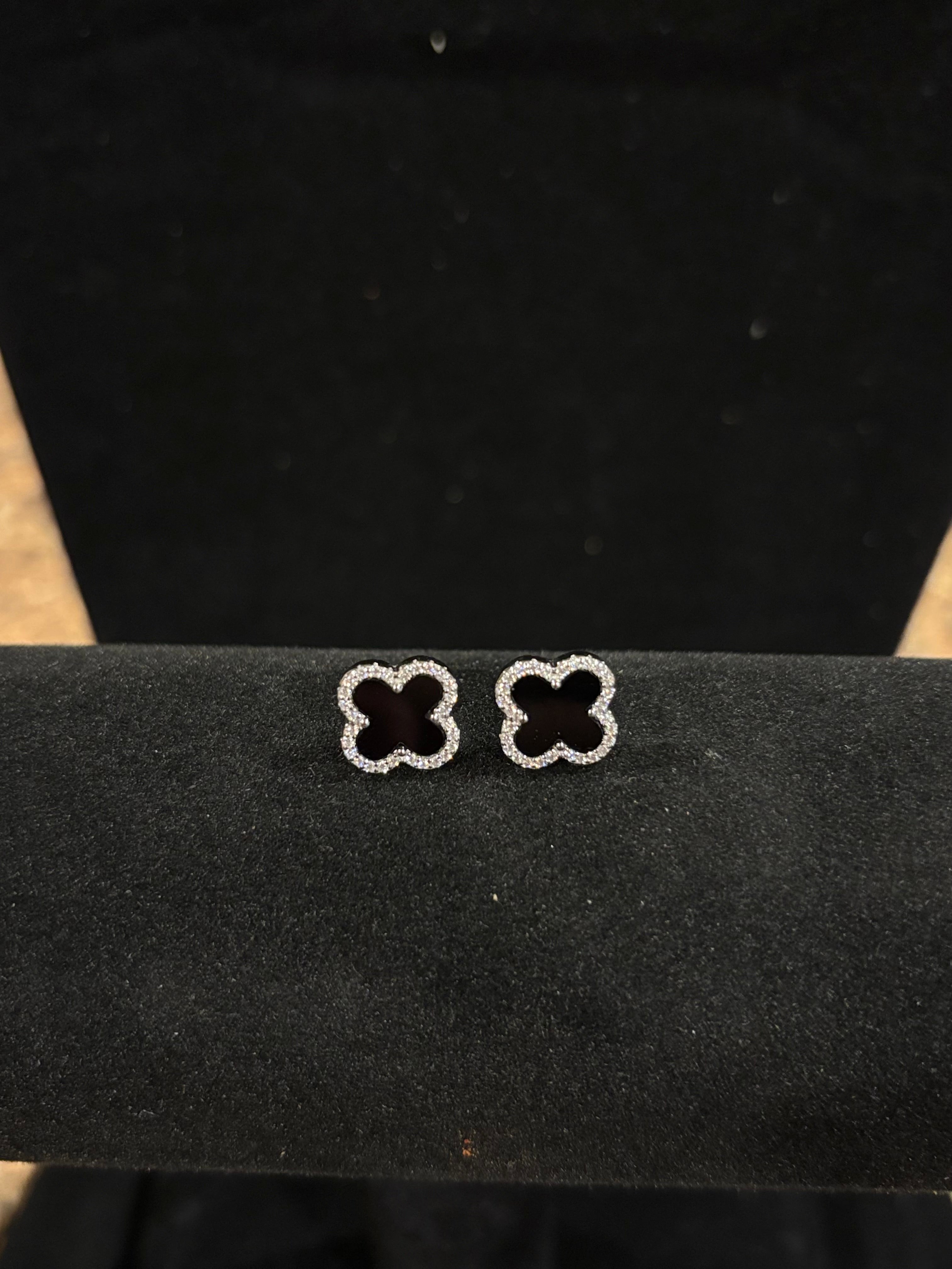 Elegant Black Clover Moissanite Stud Earrings (0.27ctw)