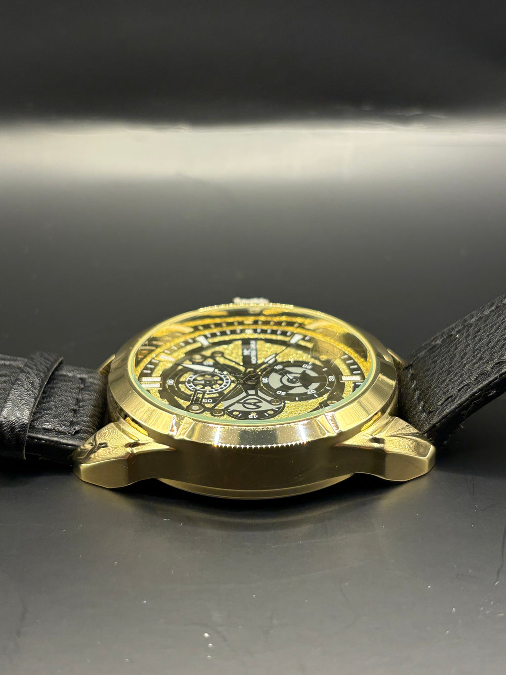 Montres Carlo Men's Bold Gold-Tone & Glitter Dial Chronograph Style Watch