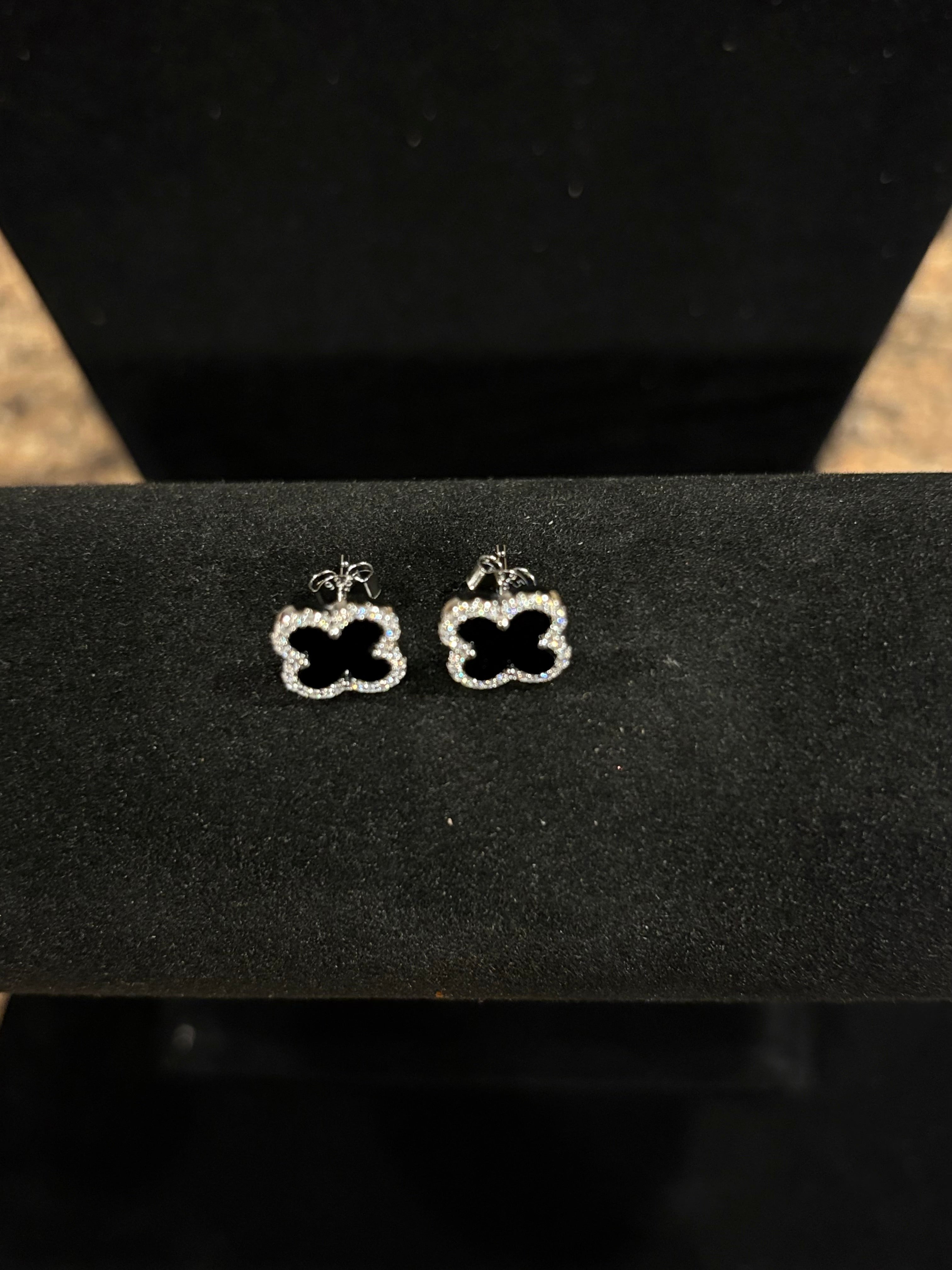 Elegant Black Clover Moissanite Stud Earrings (0.27ctw)