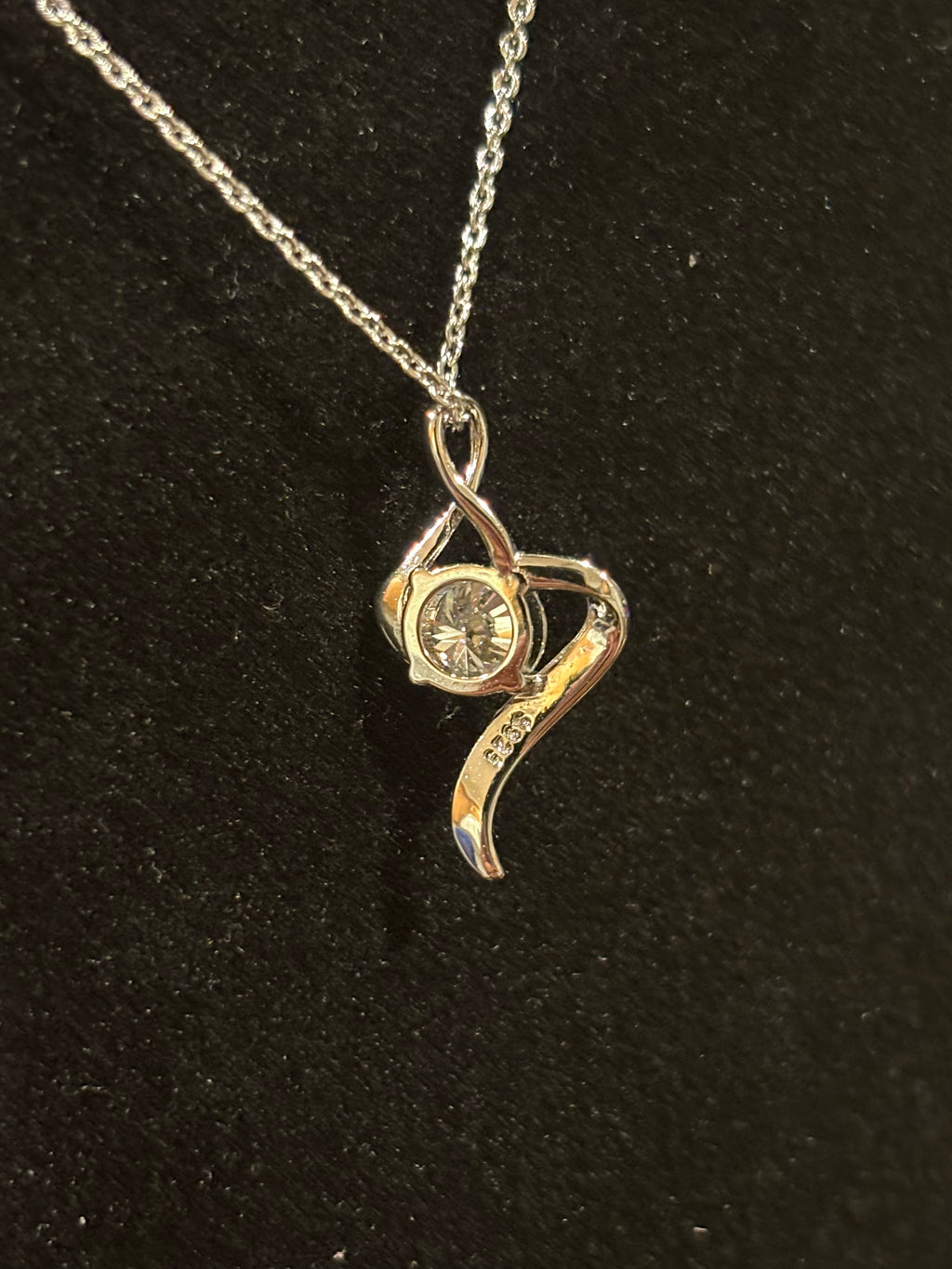 Round Moissanite Swirl Pendant Necklace