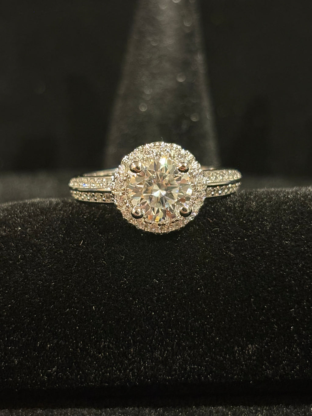 Classic Halo Moissanite Ring – 1.0 CT, Size 9