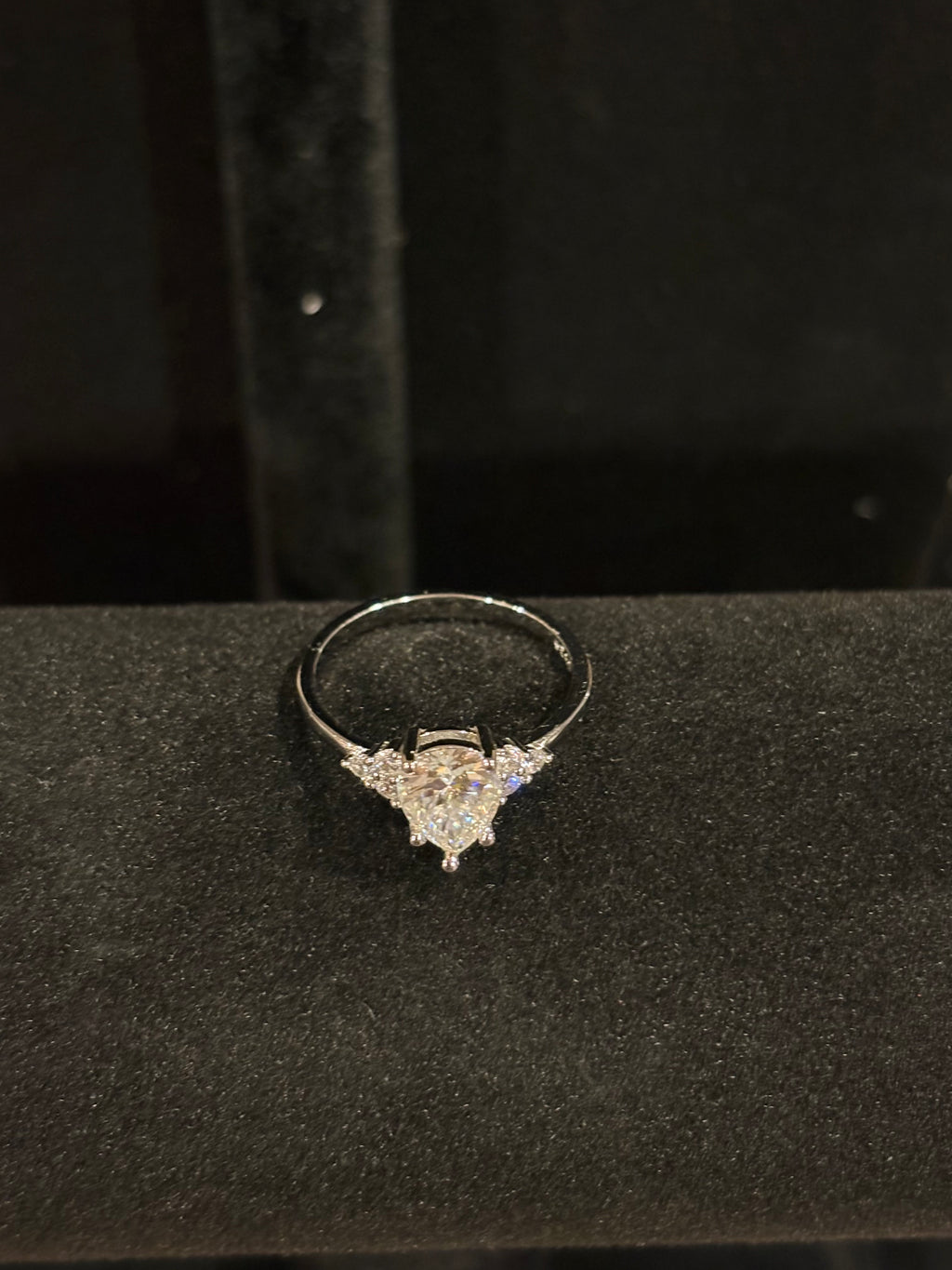 Pear-Shaped Solitaire Ring – 2.0ct Moissanite