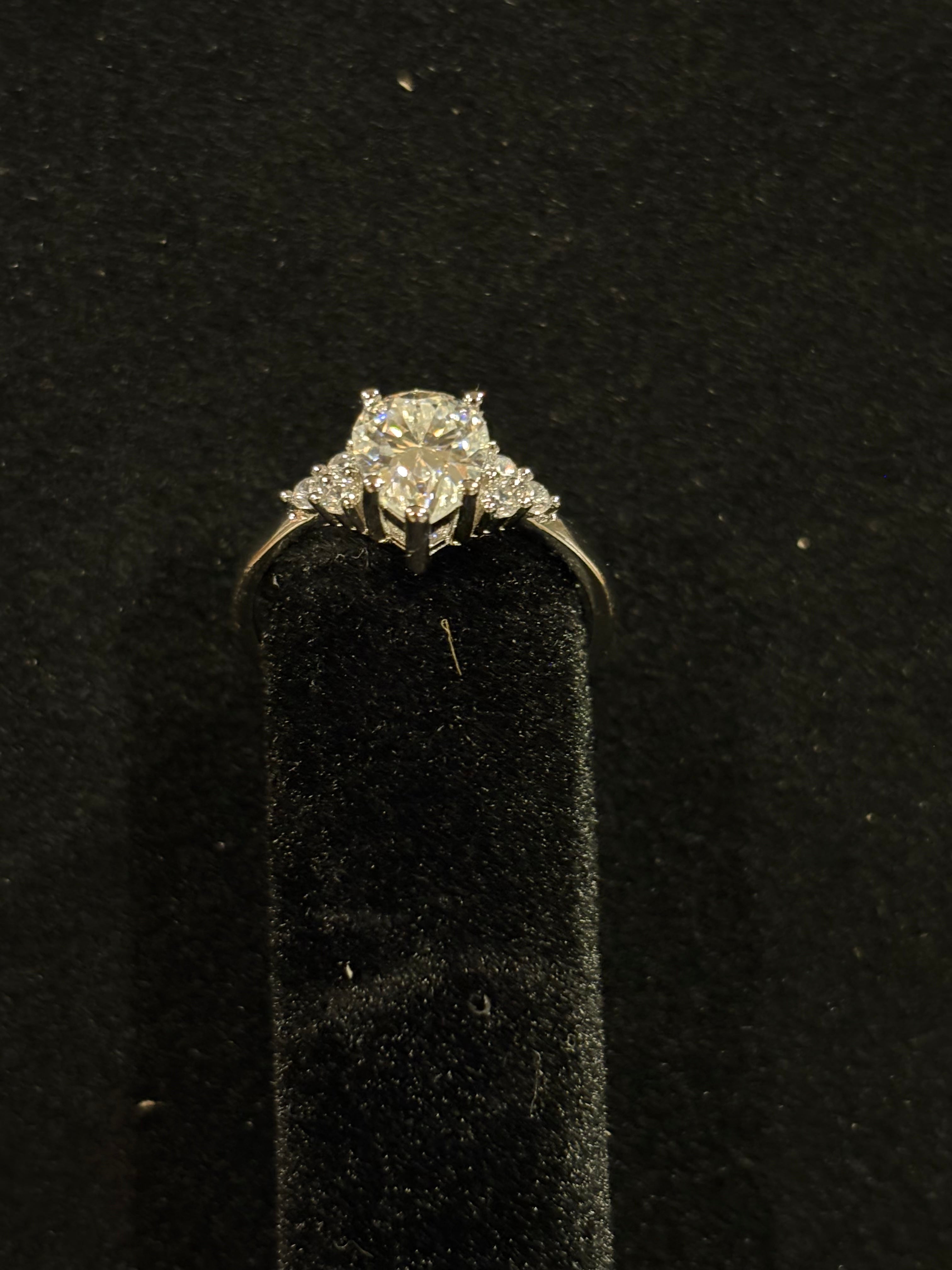 Pear-Shaped Solitaire Ring – 2.0ct Moissanite