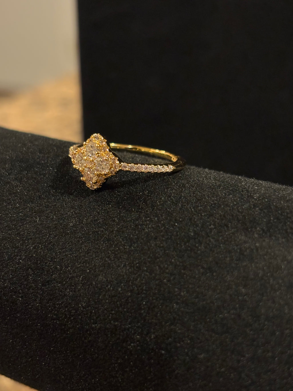 Vintage-Inspired Cluster Ring – 0.4ct Moissanite