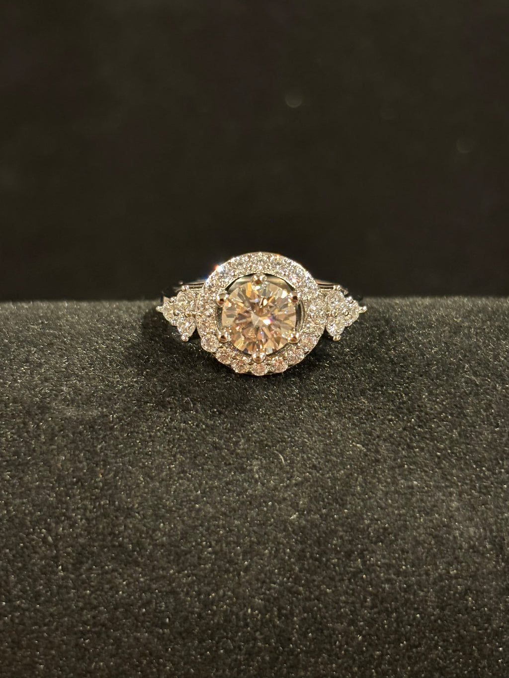 Vintage Halo Ring – 1.0ct Moissanite