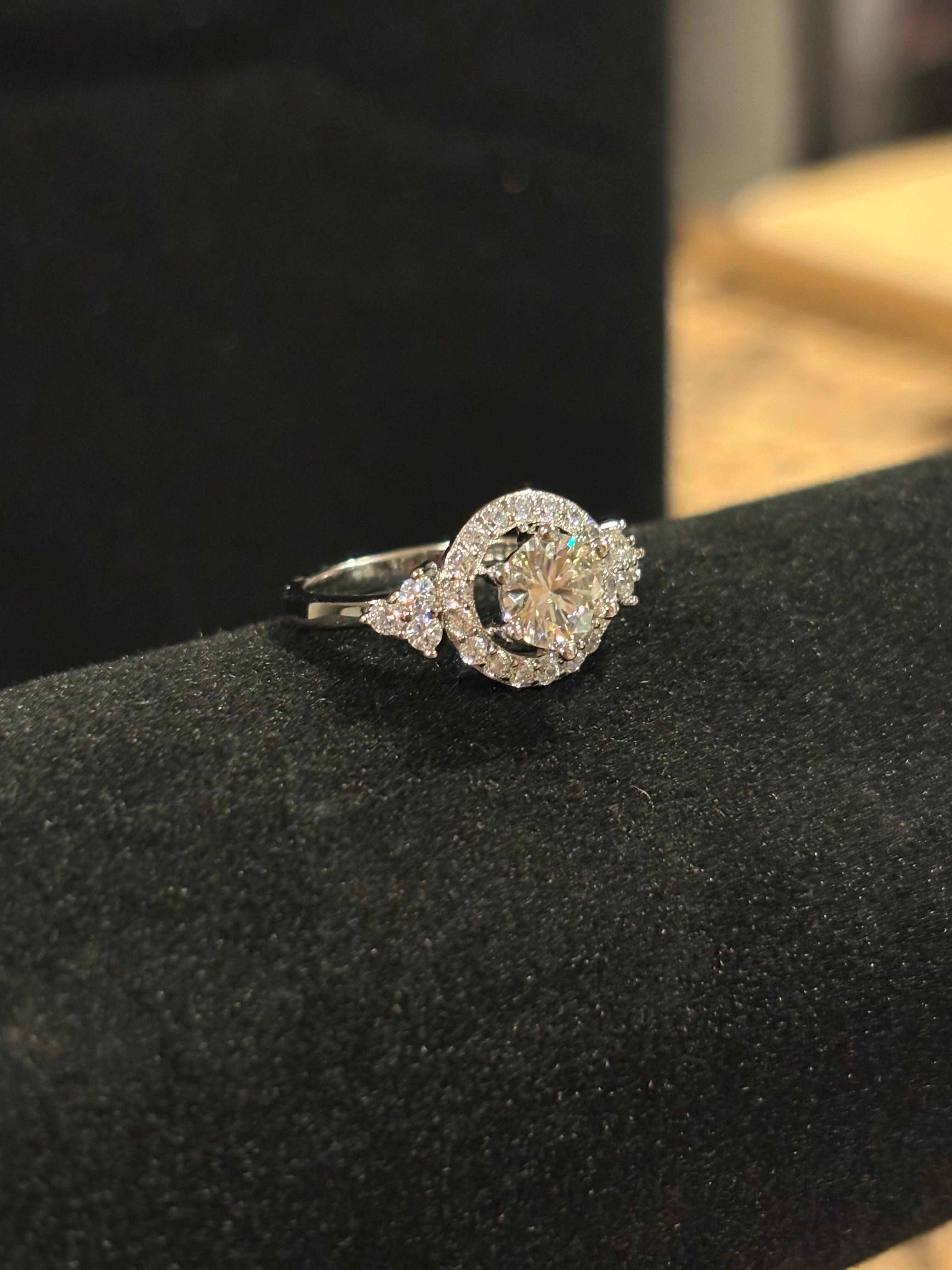 Vintage Halo Ring – 1.0ct Moissanite