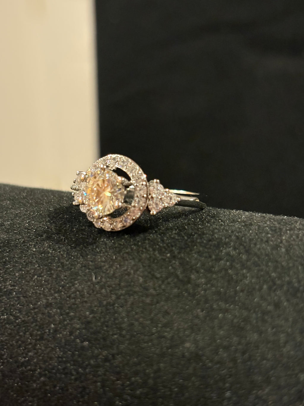Vintage Halo Ring – 1.0ct Moissanite