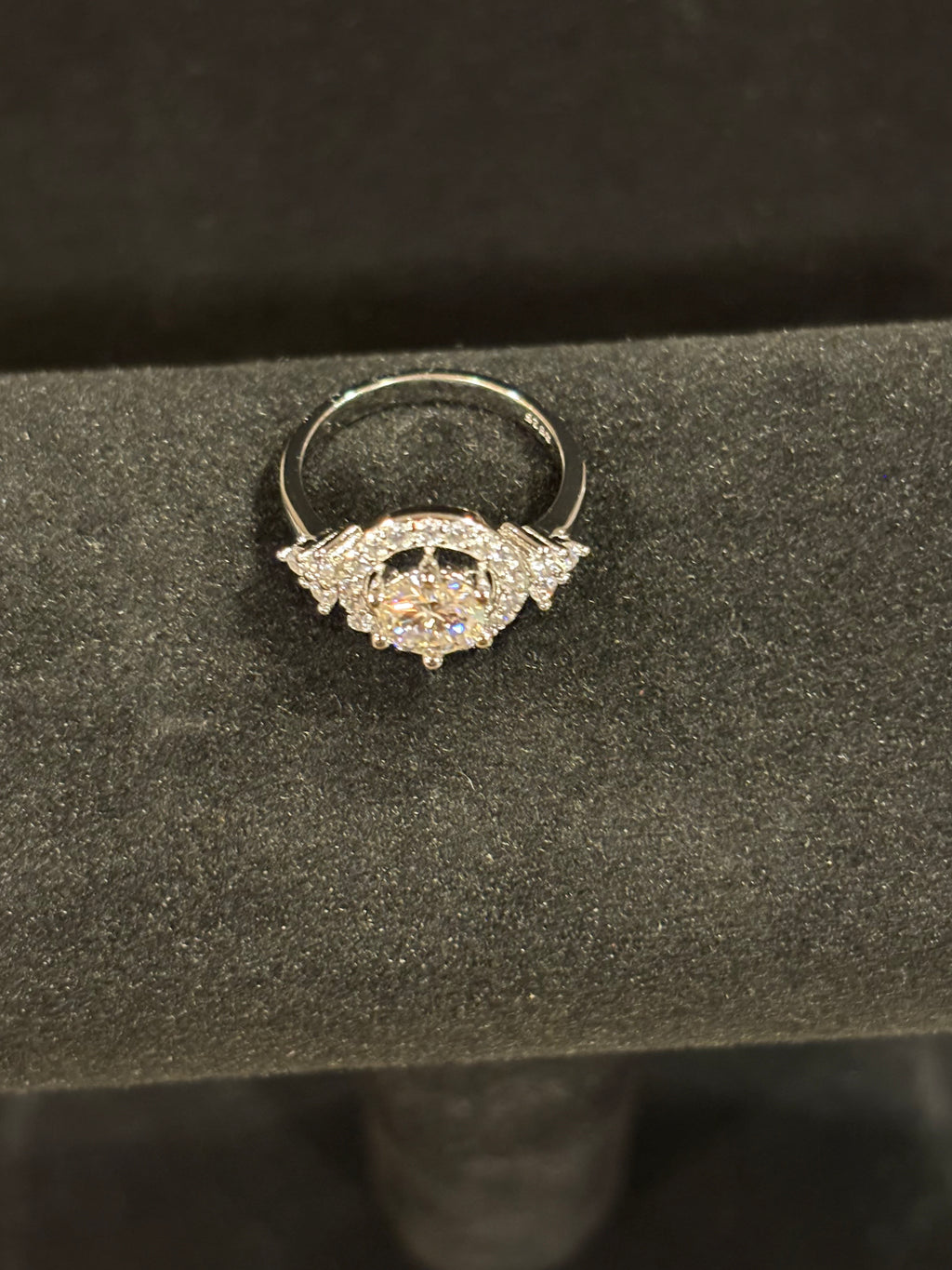Vintage Halo Ring – 1.0ct Moissanite