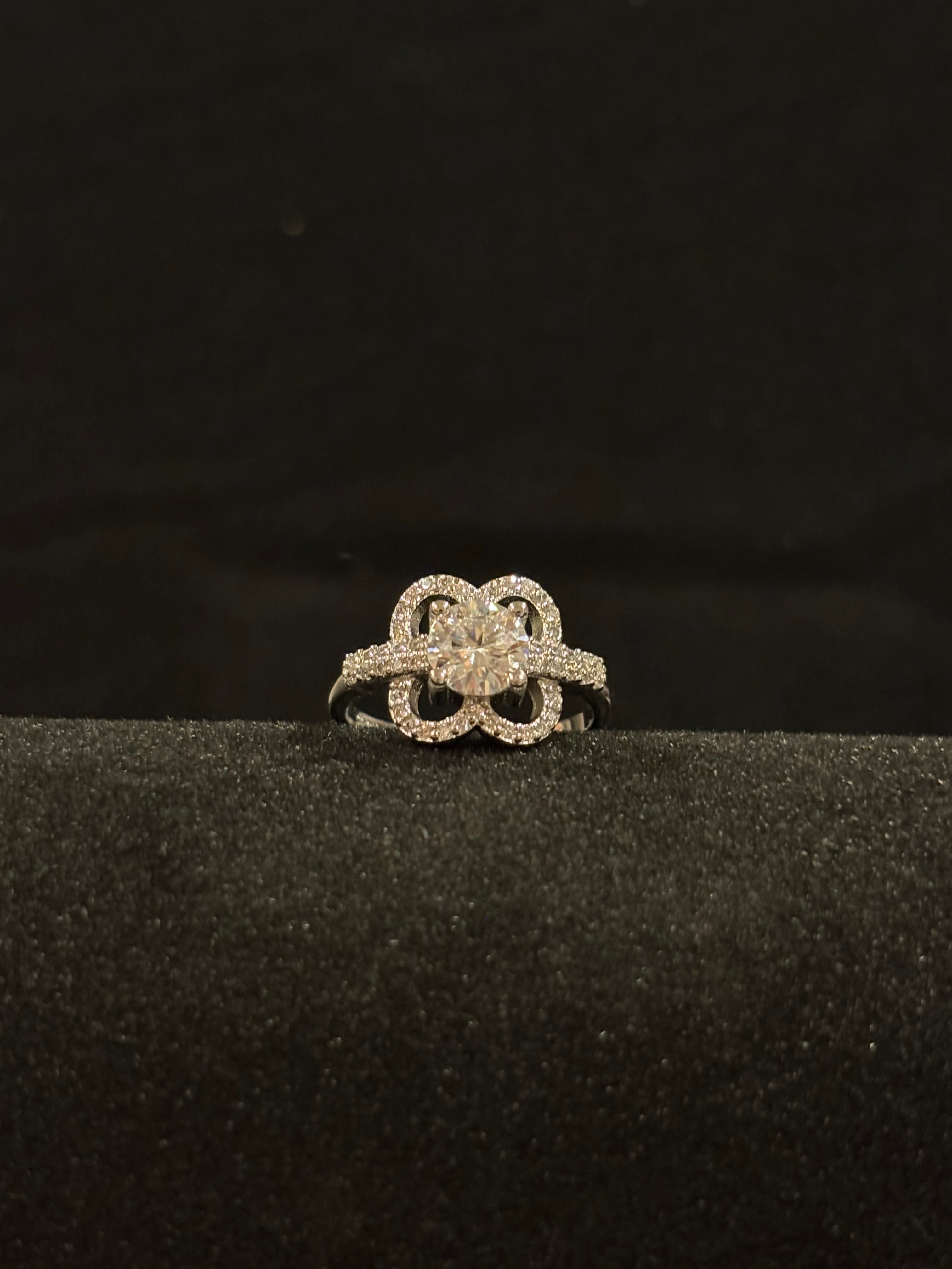 Floral-Inspired Moissanite Ring – 1.0ct
