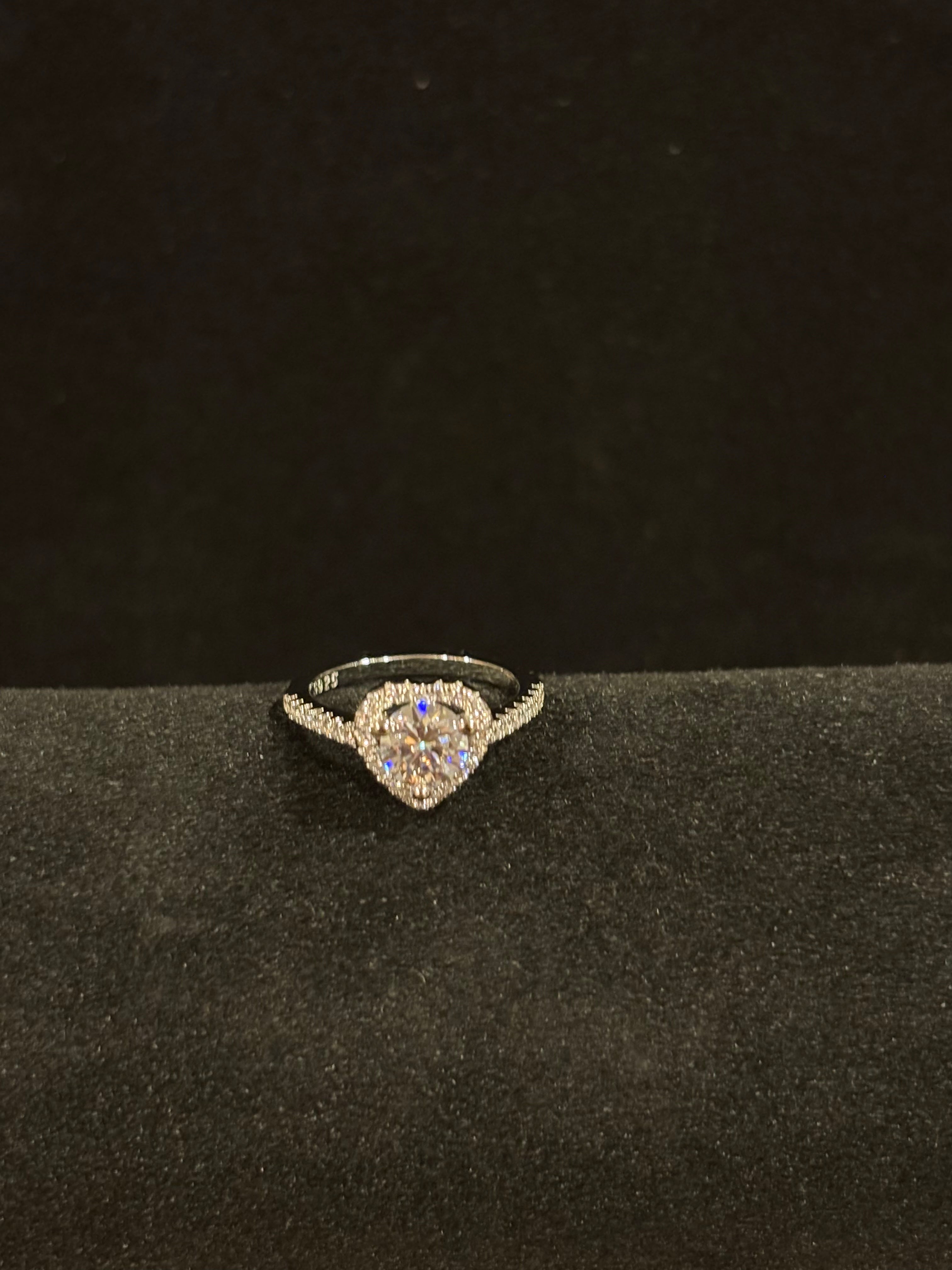 Heart Halo Moissanite Ring – 1.0ct