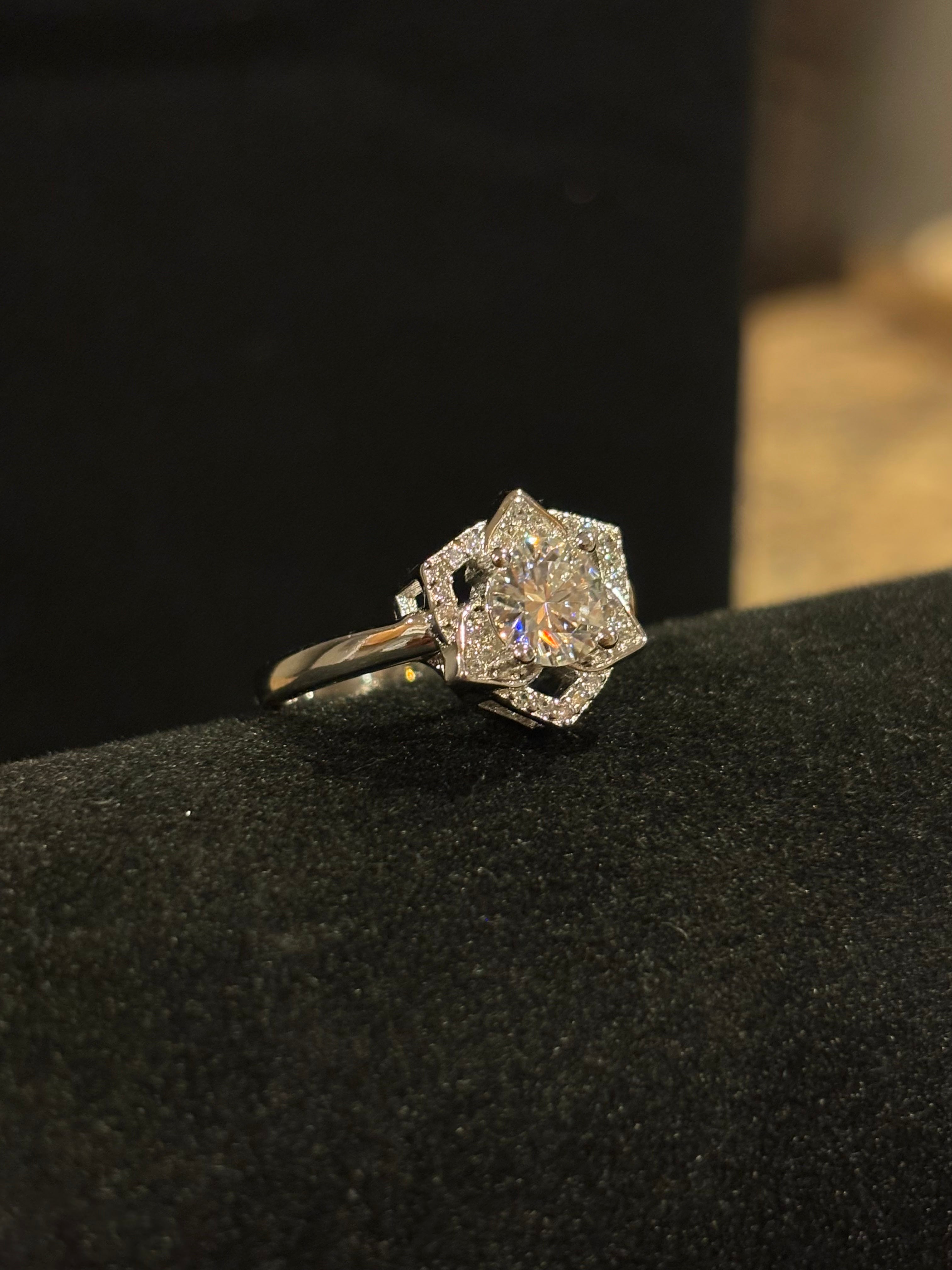 Geometric Floral Moissanite Ring – 1.0ct