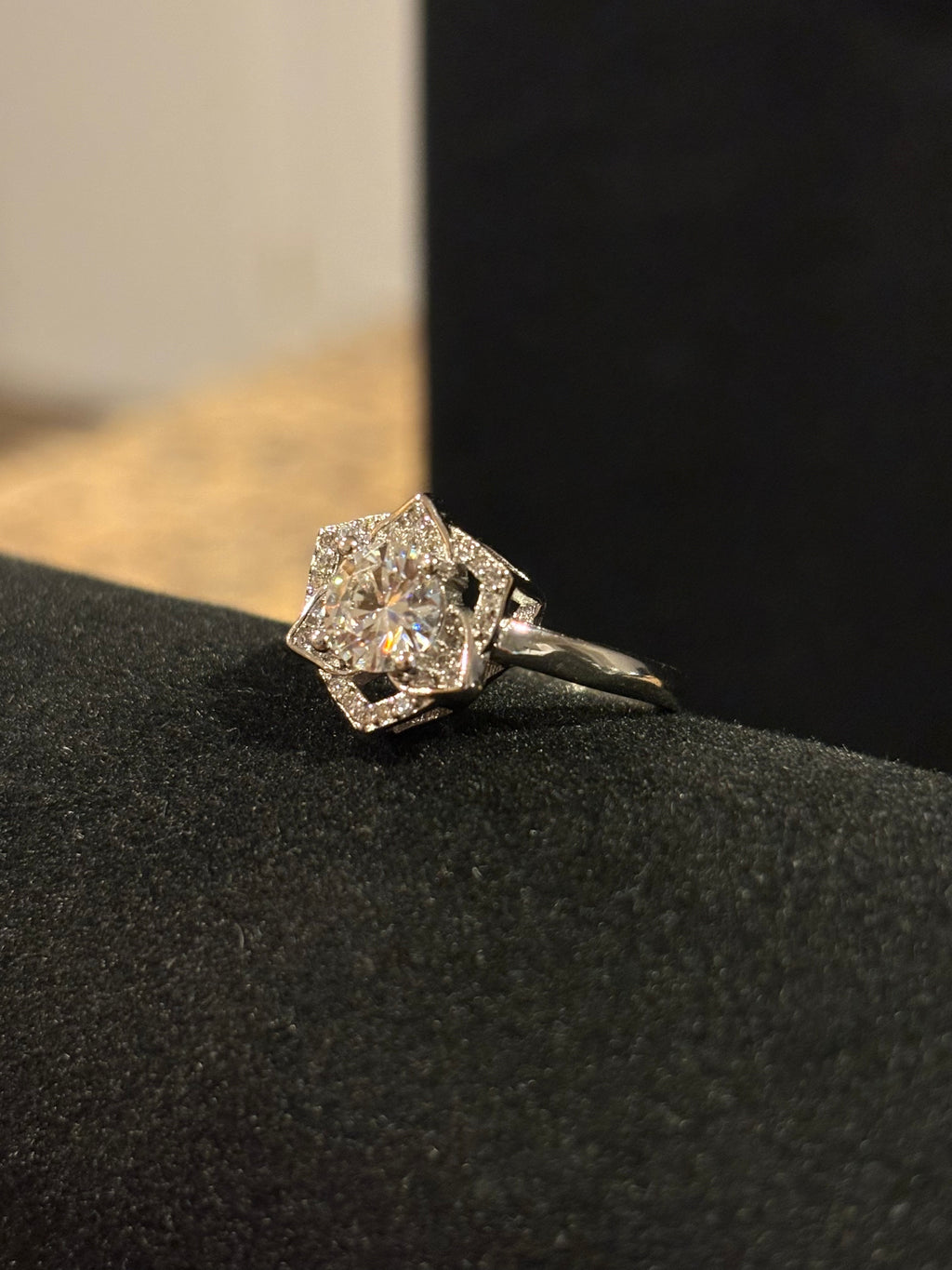 Geometric Floral Moissanite Ring – 1.0ct