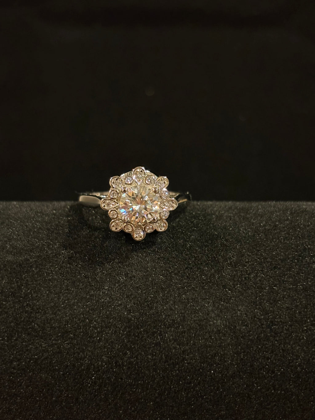 Floral Halo Moissanite Ring – Size 7, 1.0ct