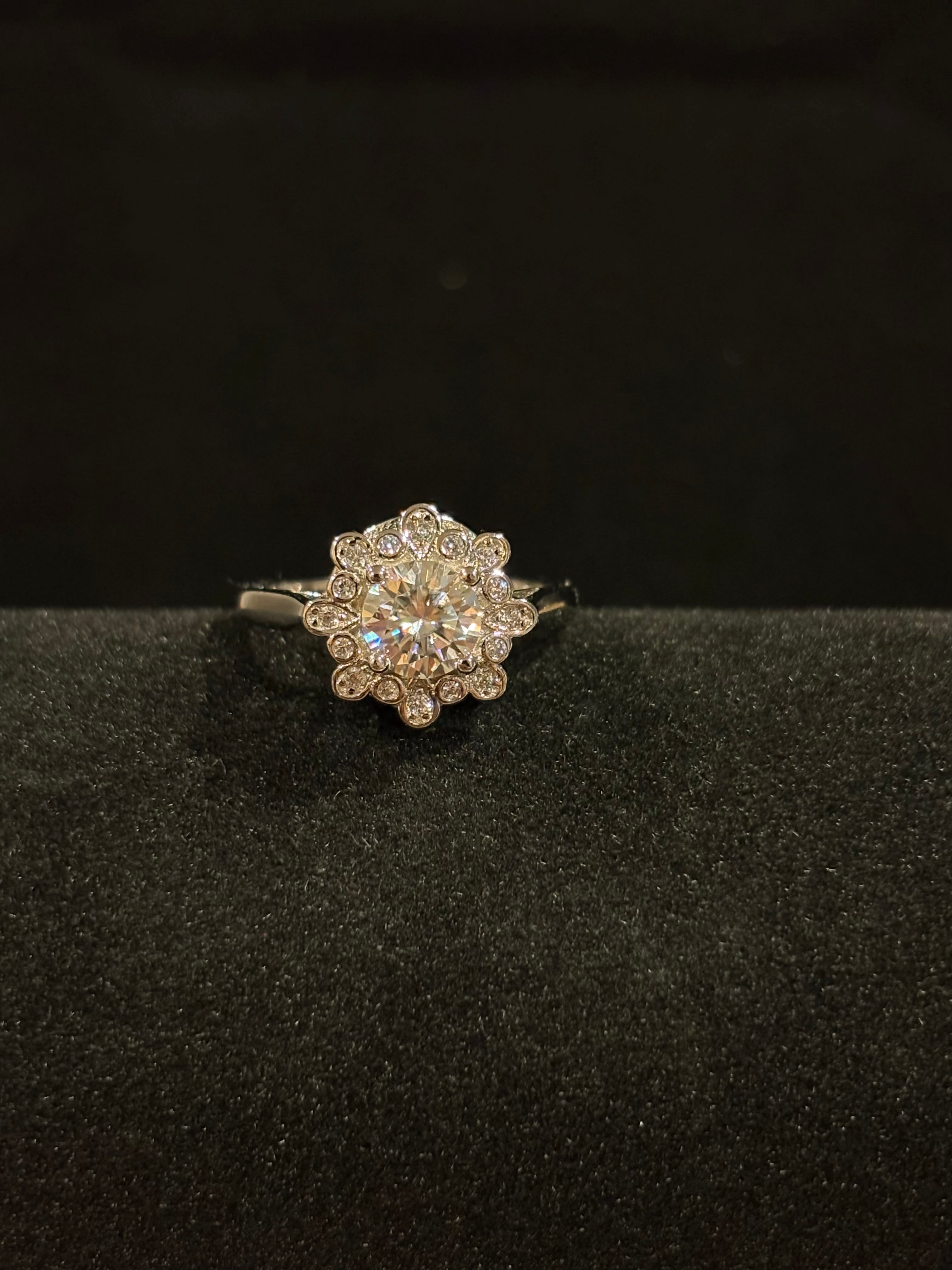 Floral Halo Moissanite Ring – Size 7, 1.0ct