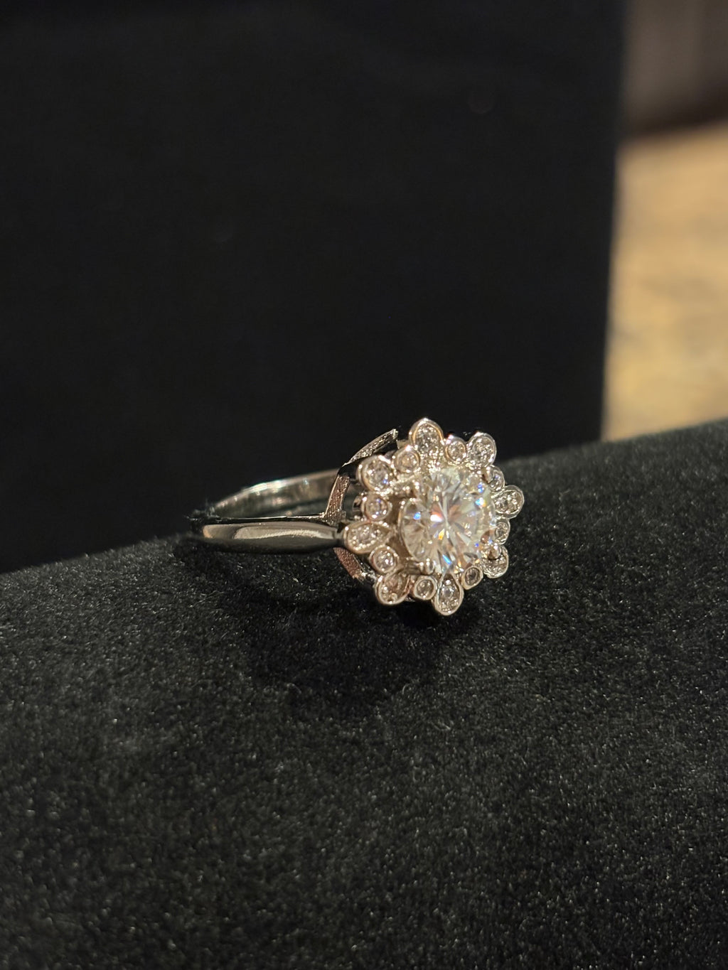 Floral Halo Moissanite Ring – Size 7, 1.0ct