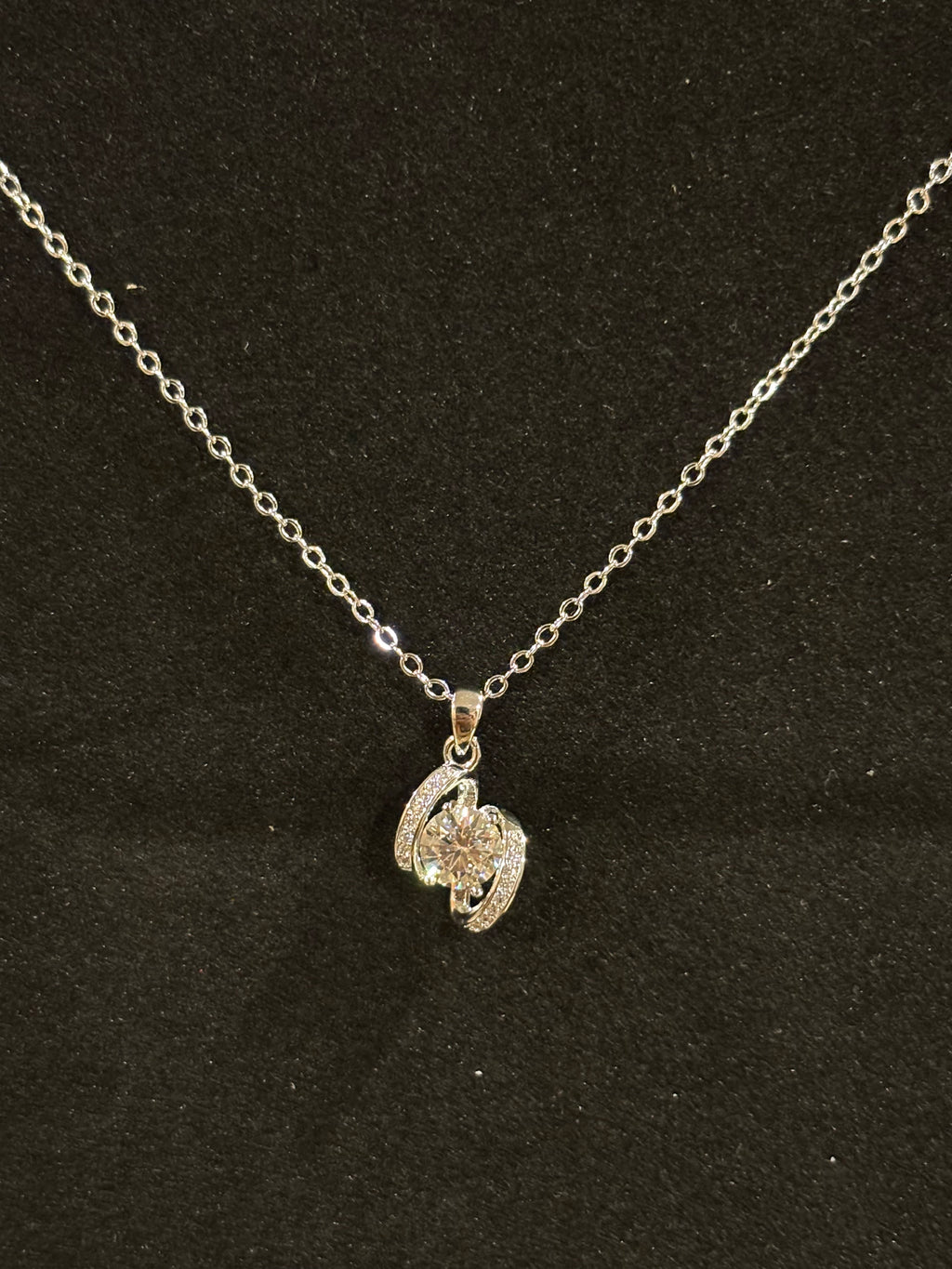 Elegant Moissanite Pendant Necklace – 1.0ct | S925 Sterling Silver