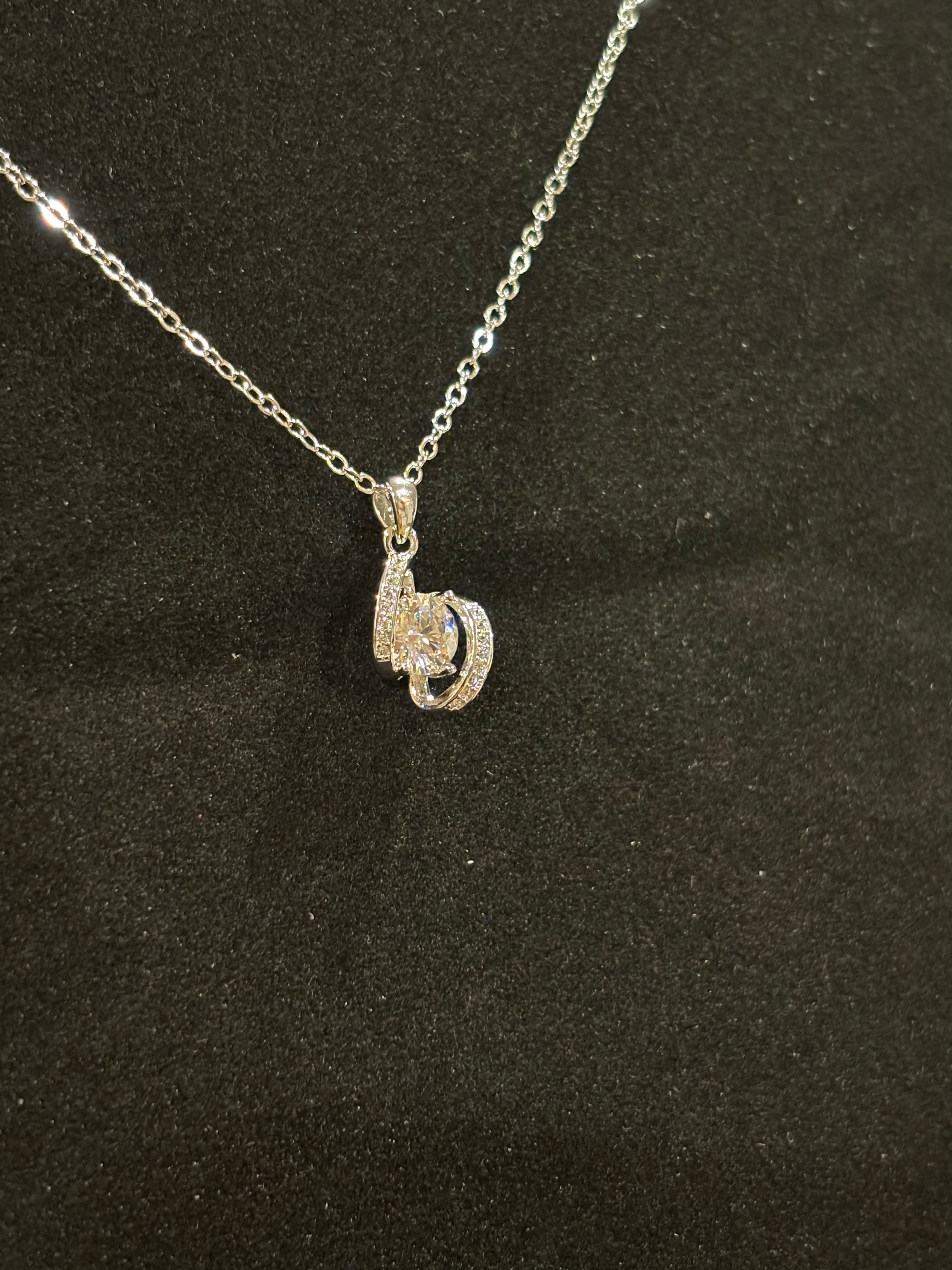 Elegant Moissanite Pendant Necklace – 1.0ct | S925 Sterling Silver