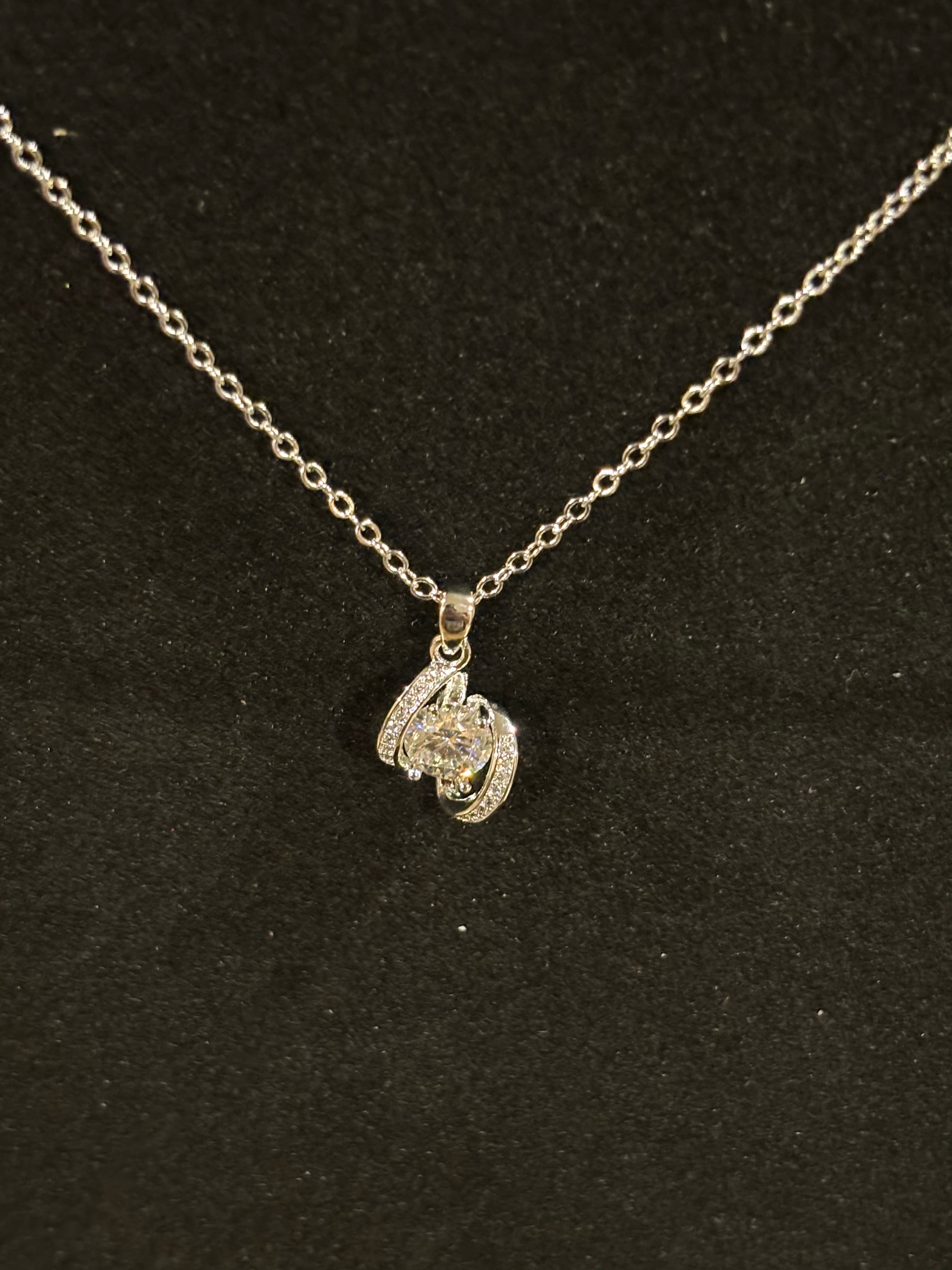 Elegant Moissanite Pendant Necklace – 1.0ct | S925 Sterling Silver