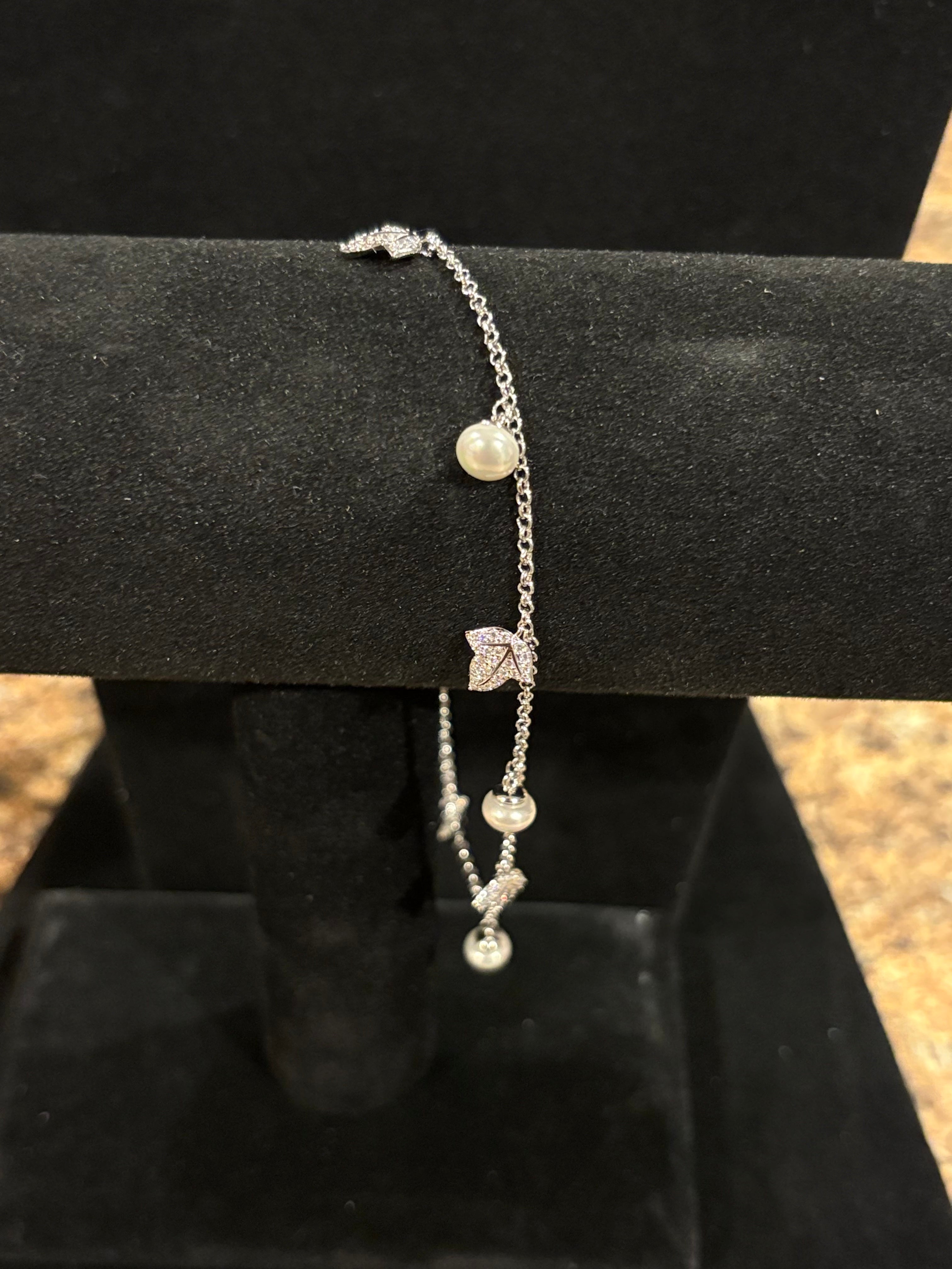 Enchanted Pearl Leaf Bracelet