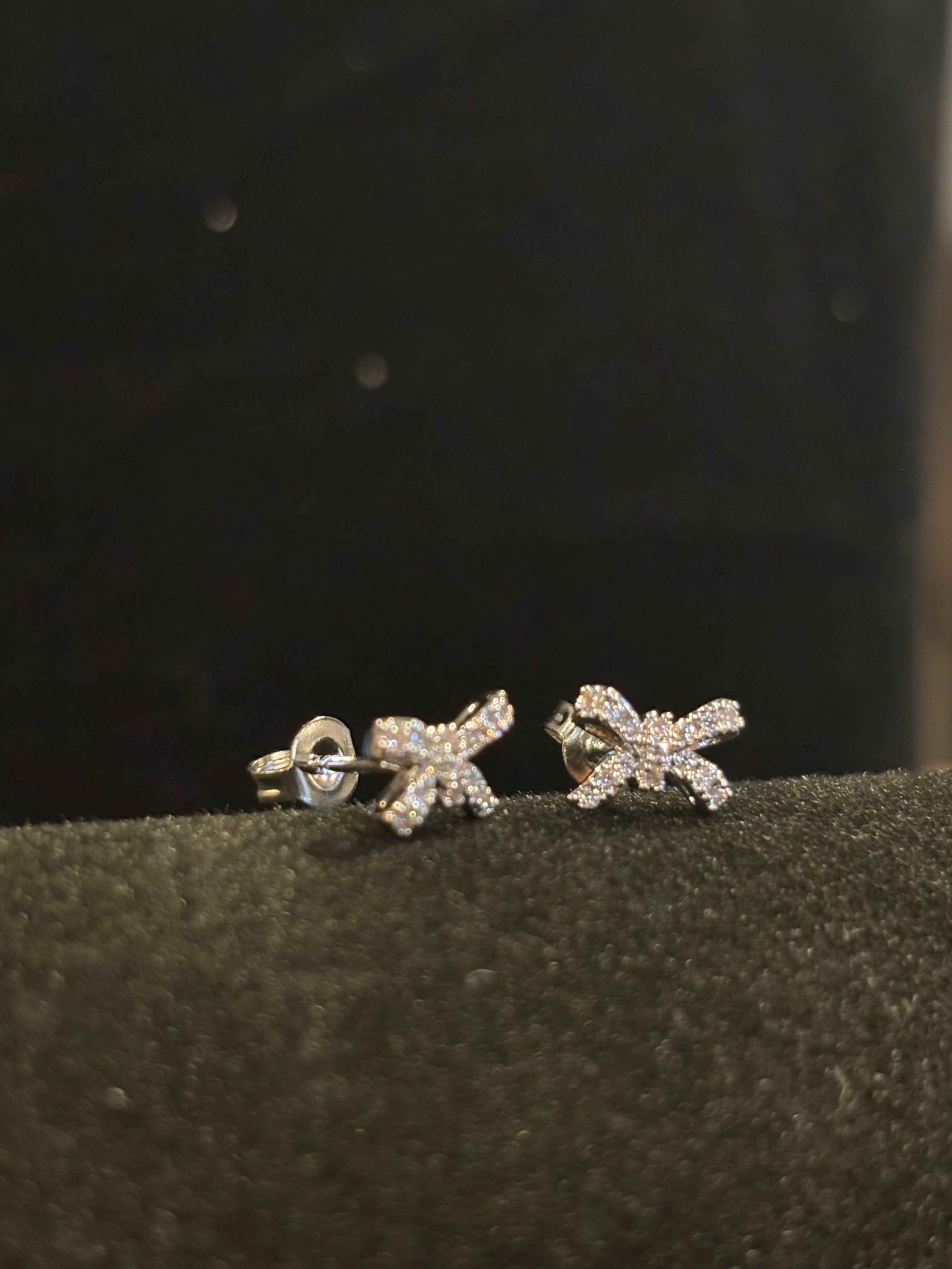 Twinkling Bow Moissanite Stud Earrings