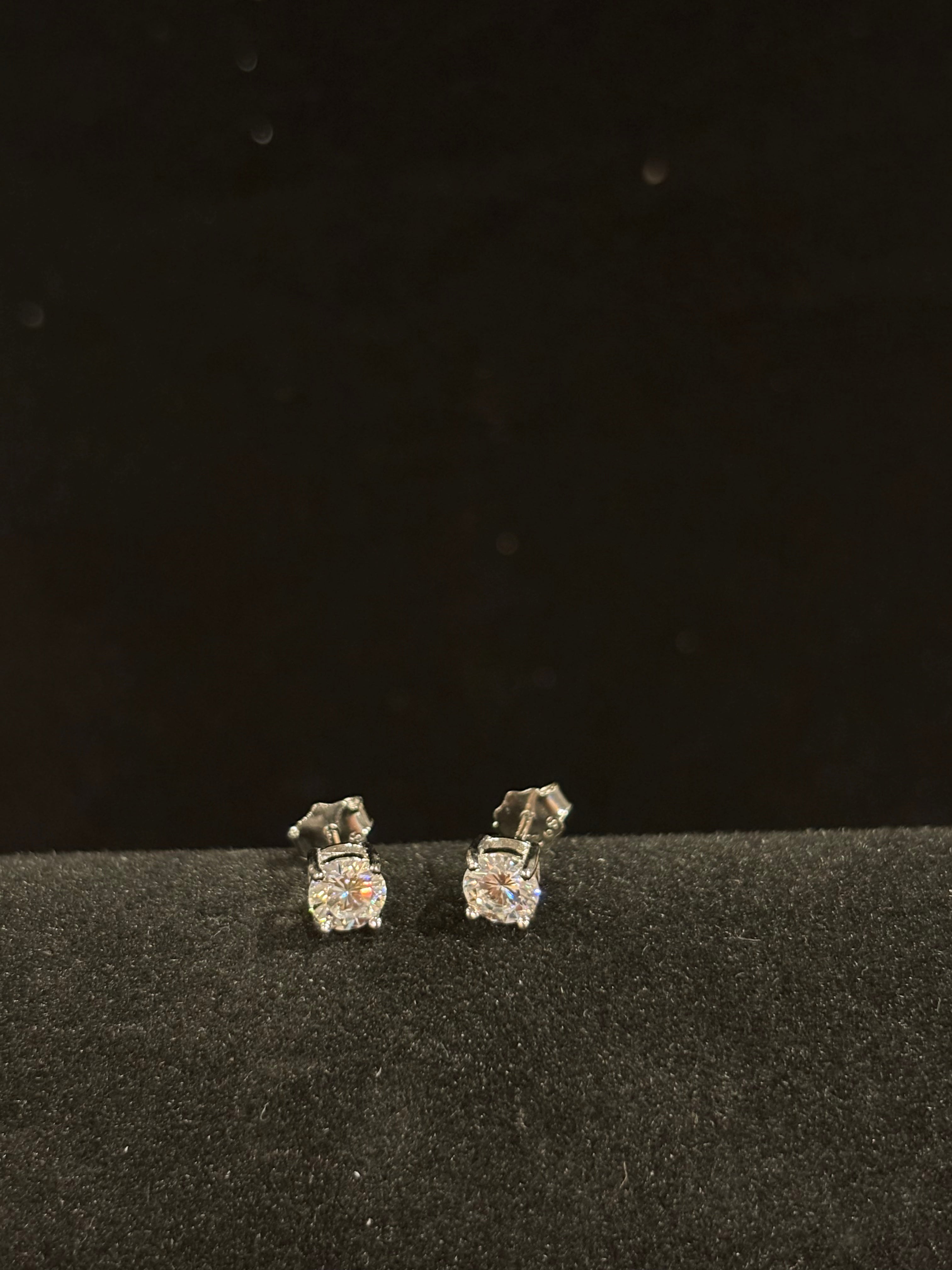 Classic Brilliance: Round Cut Moissanite Stud Earrings
