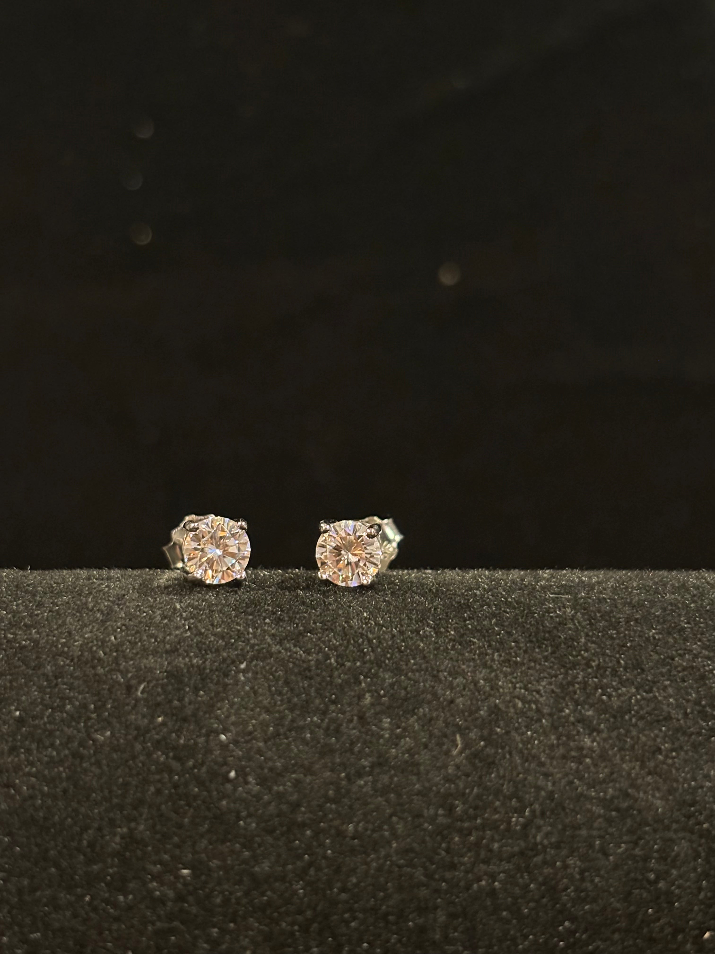 Classic Brilliance: Round Cut Moissanite Stud Earrings
