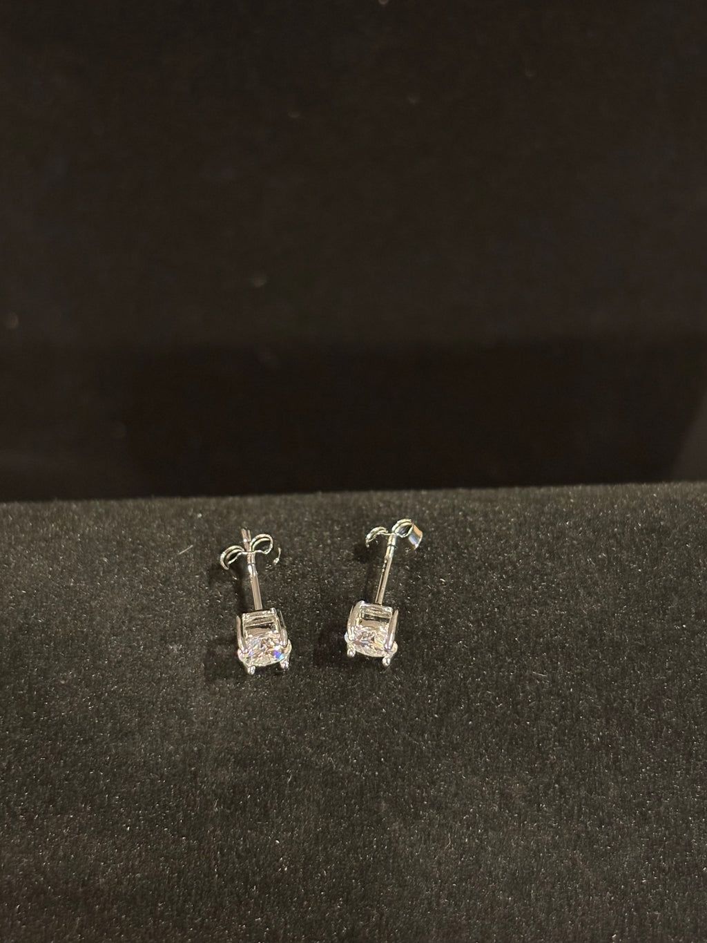 Classic Brilliance: Round Cut Moissanite Stud Earrings