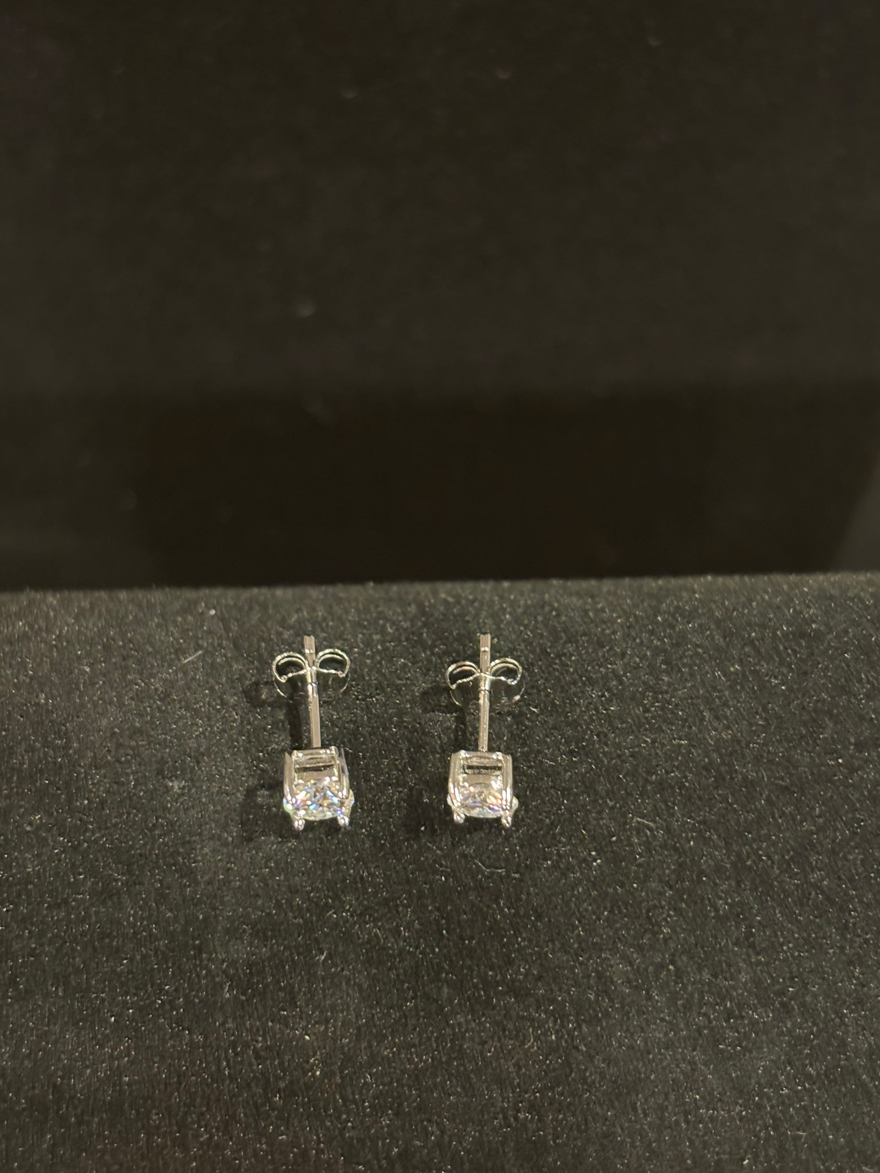 Classic Brilliance: Round Cut Moissanite Stud Earrings