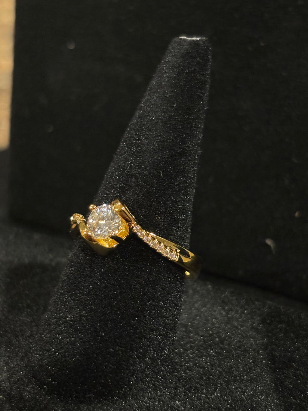 Gold Twist Solitaire Ring