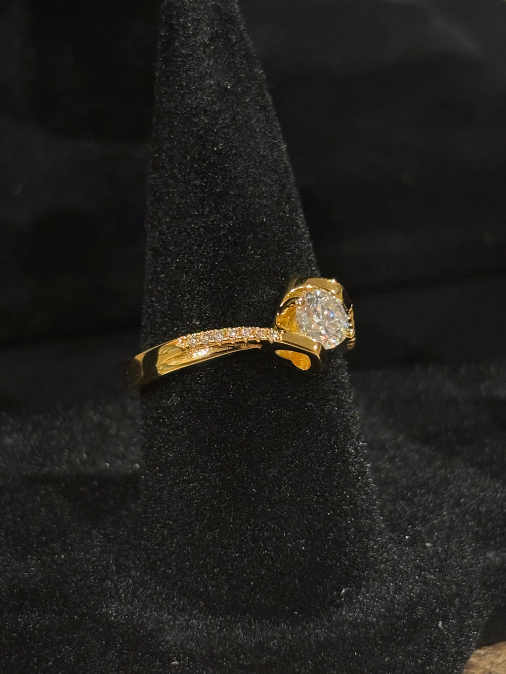 Gold Twist Solitaire Ring