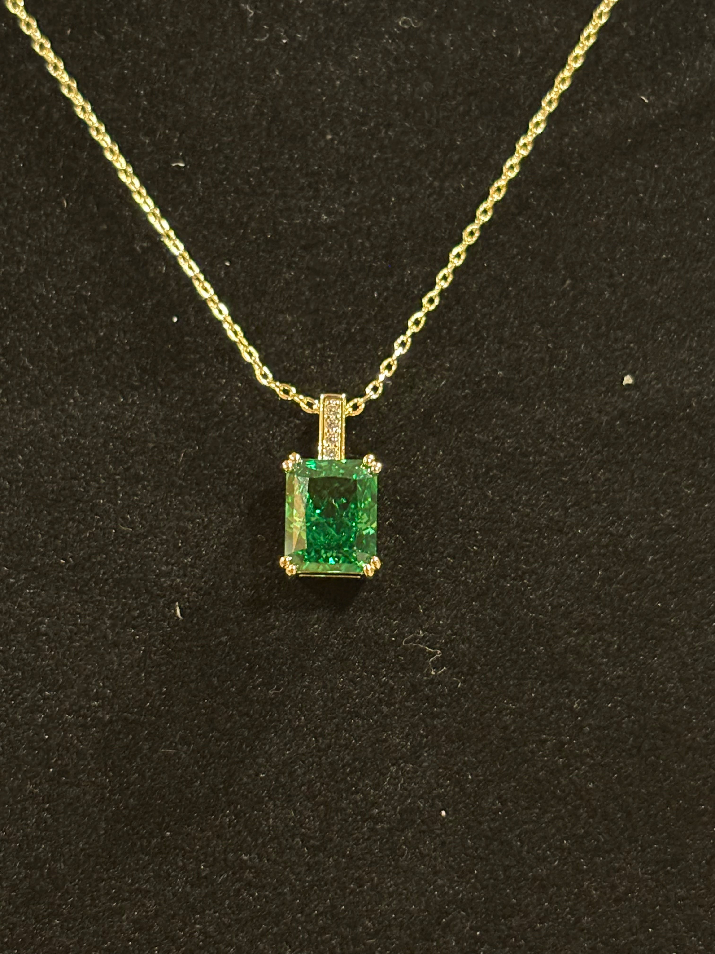 The "Emerald Royale" Pendant Necklace