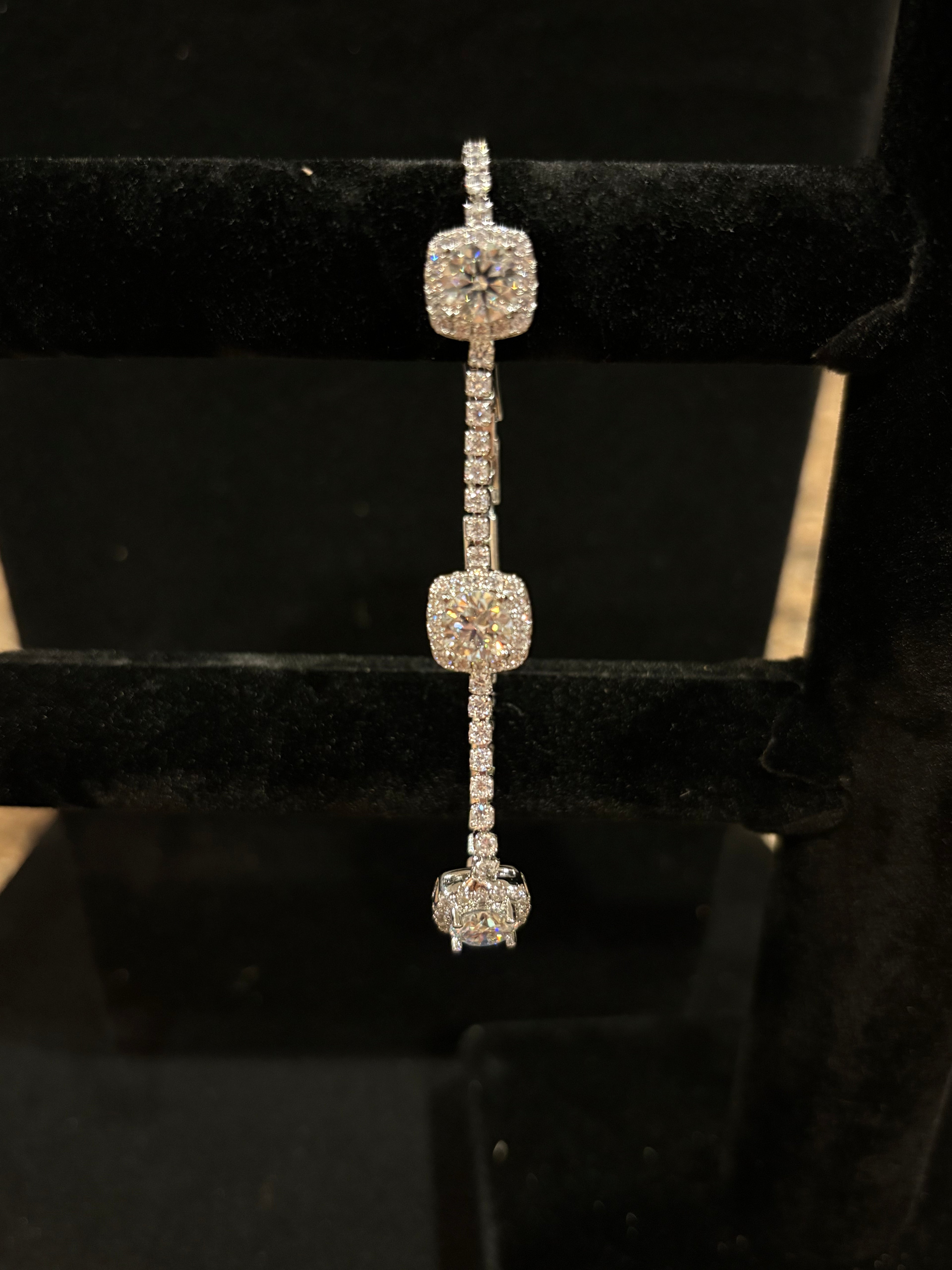 Radiant Elegance Moissanite Tennis Bracelet – 1.0ct | 6.5mm