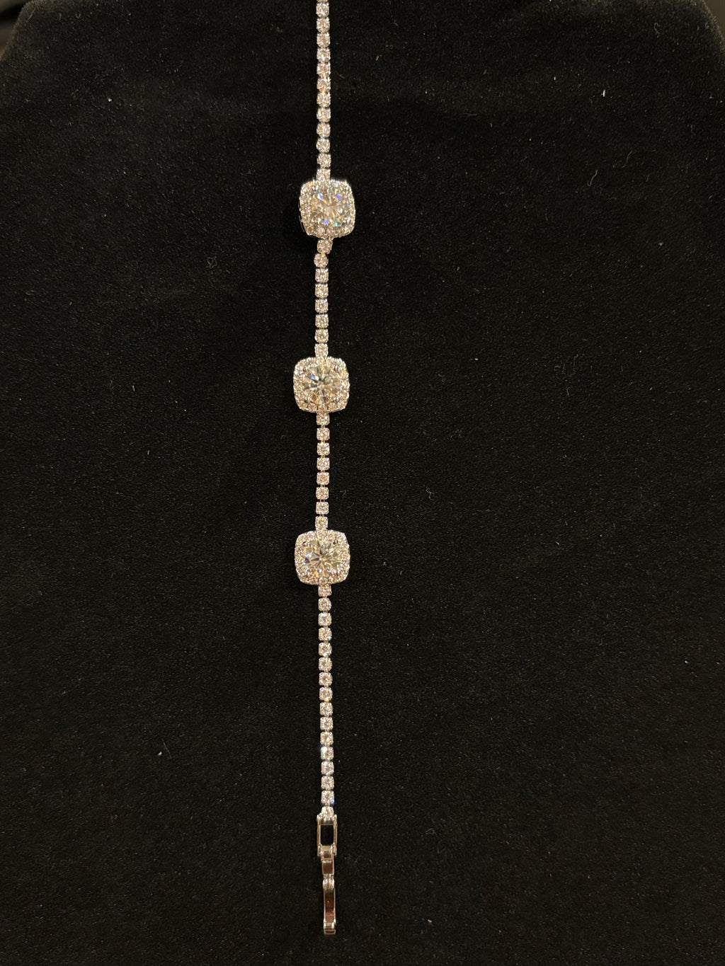 Radiant Elegance Moissanite Tennis Bracelet – 1.0ct | 6.5mm