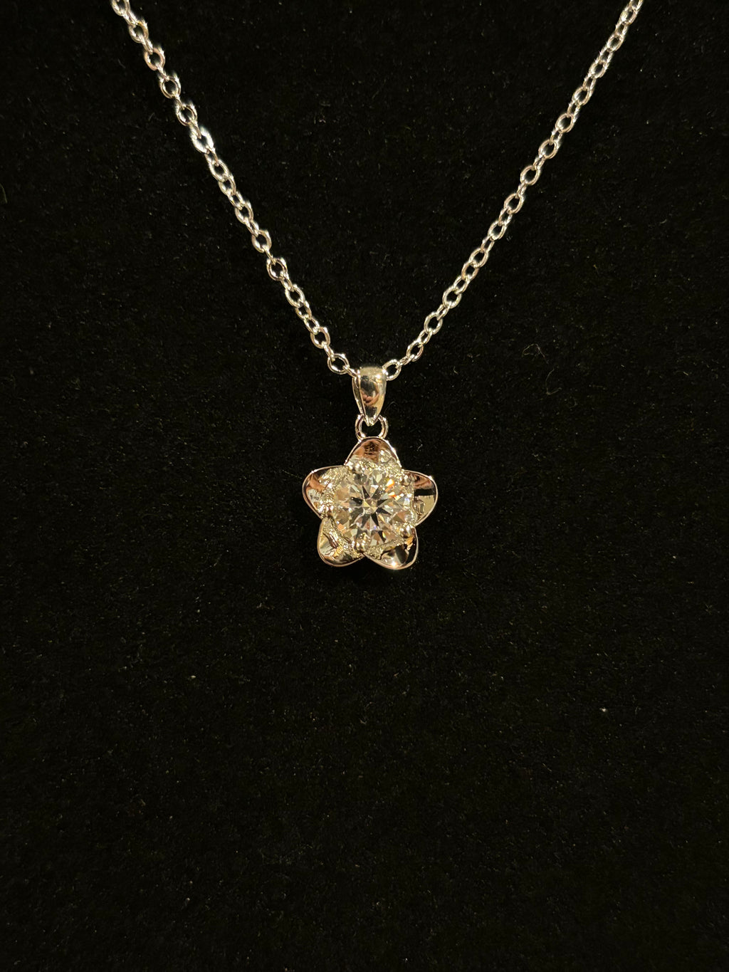 Sparkling Moissanite Flower Pendant Necklace