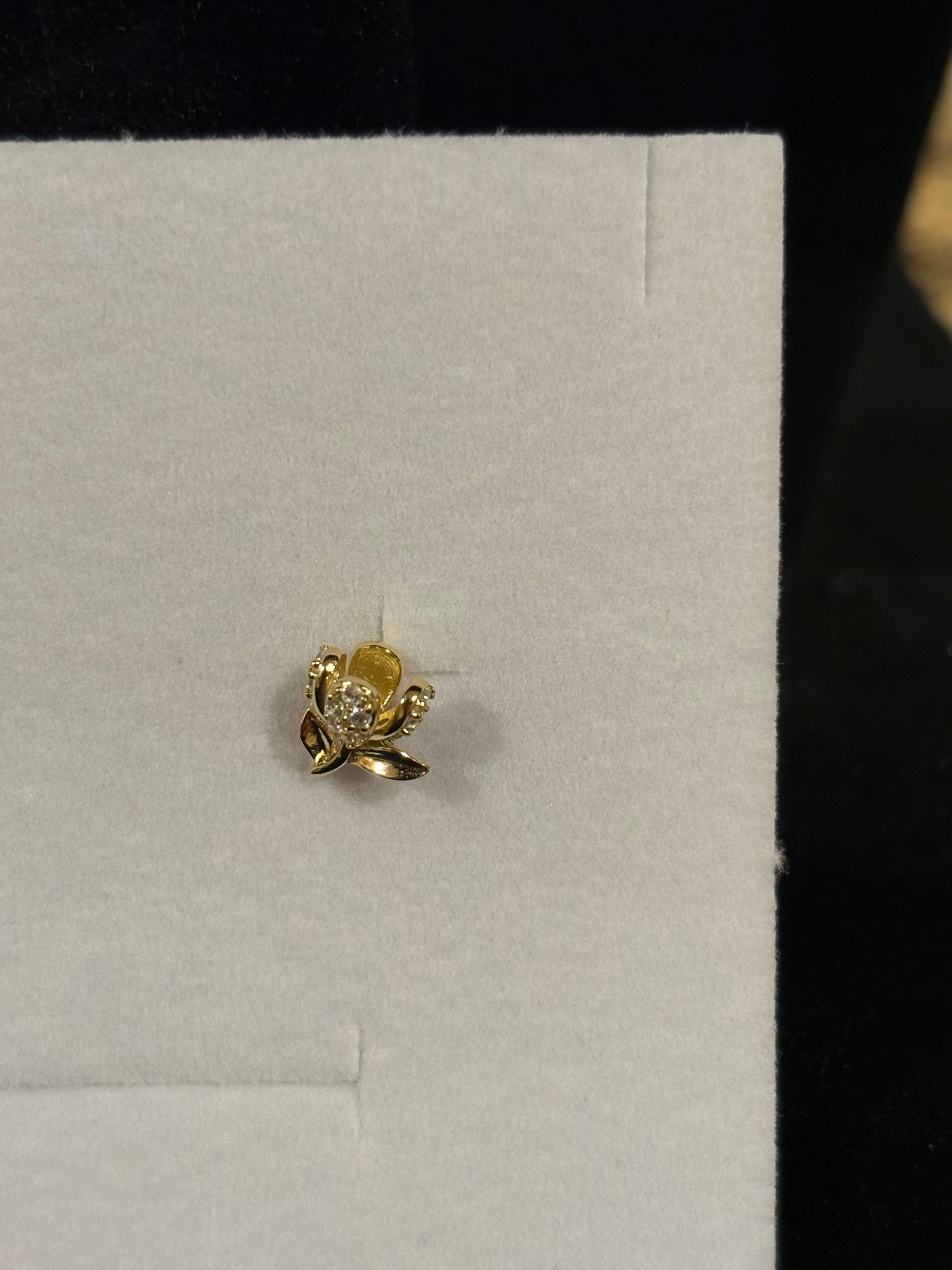 Elegant Gold-Plated Tulip Blossom Stud Earrings – Sterling Silver