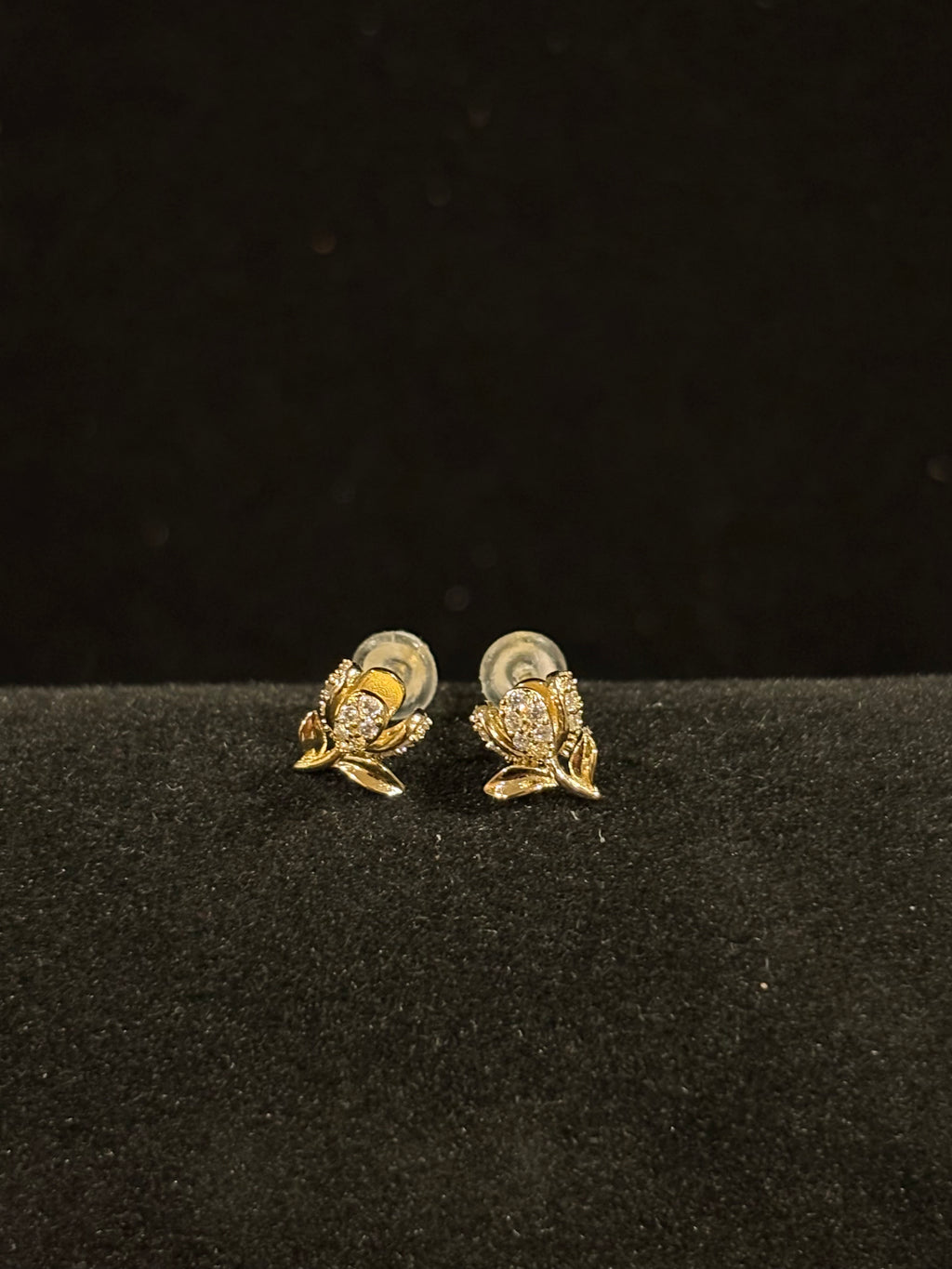 Elegant Gold-Plated Tulip Blossom Stud Earrings – Sterling Silver