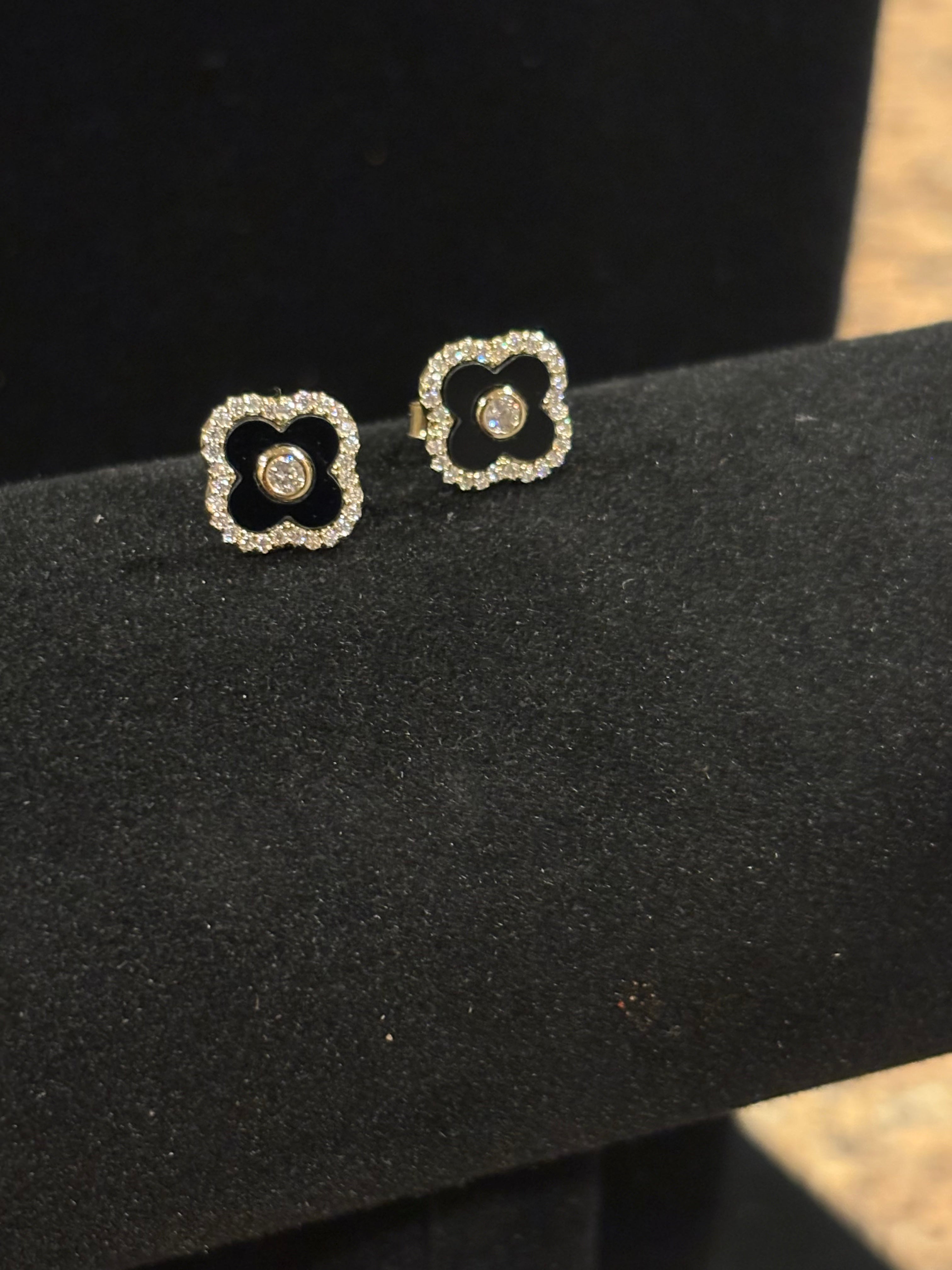 Midnight Clover Moissanite Stud Earrings – Sterling Silver
