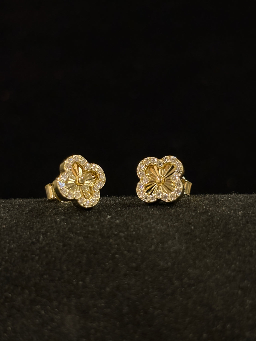 Golden Clover Moissanite Stud Earrings – Sterling Silver
