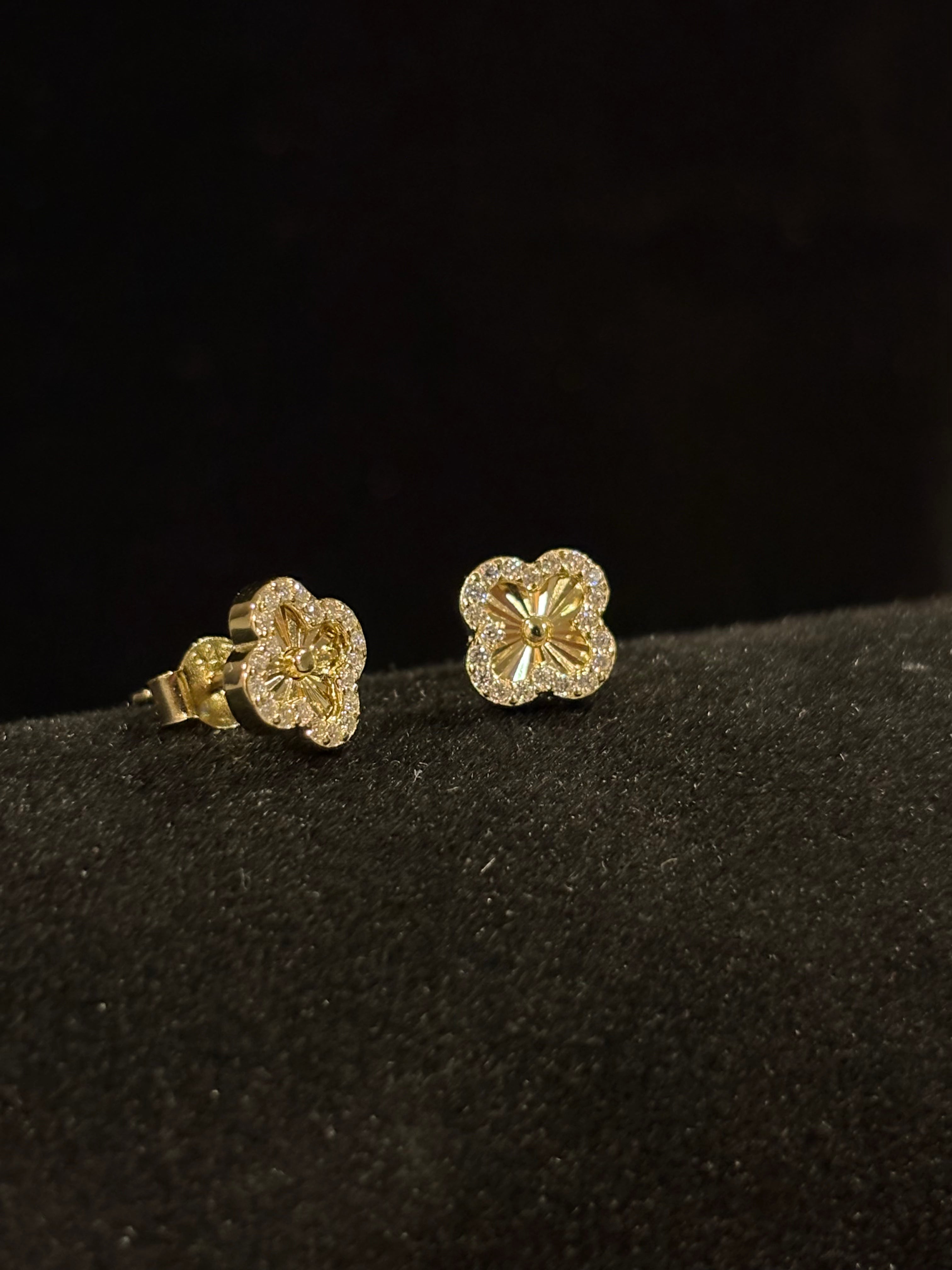 Golden Clover Moissanite Stud Earrings – Sterling Silver