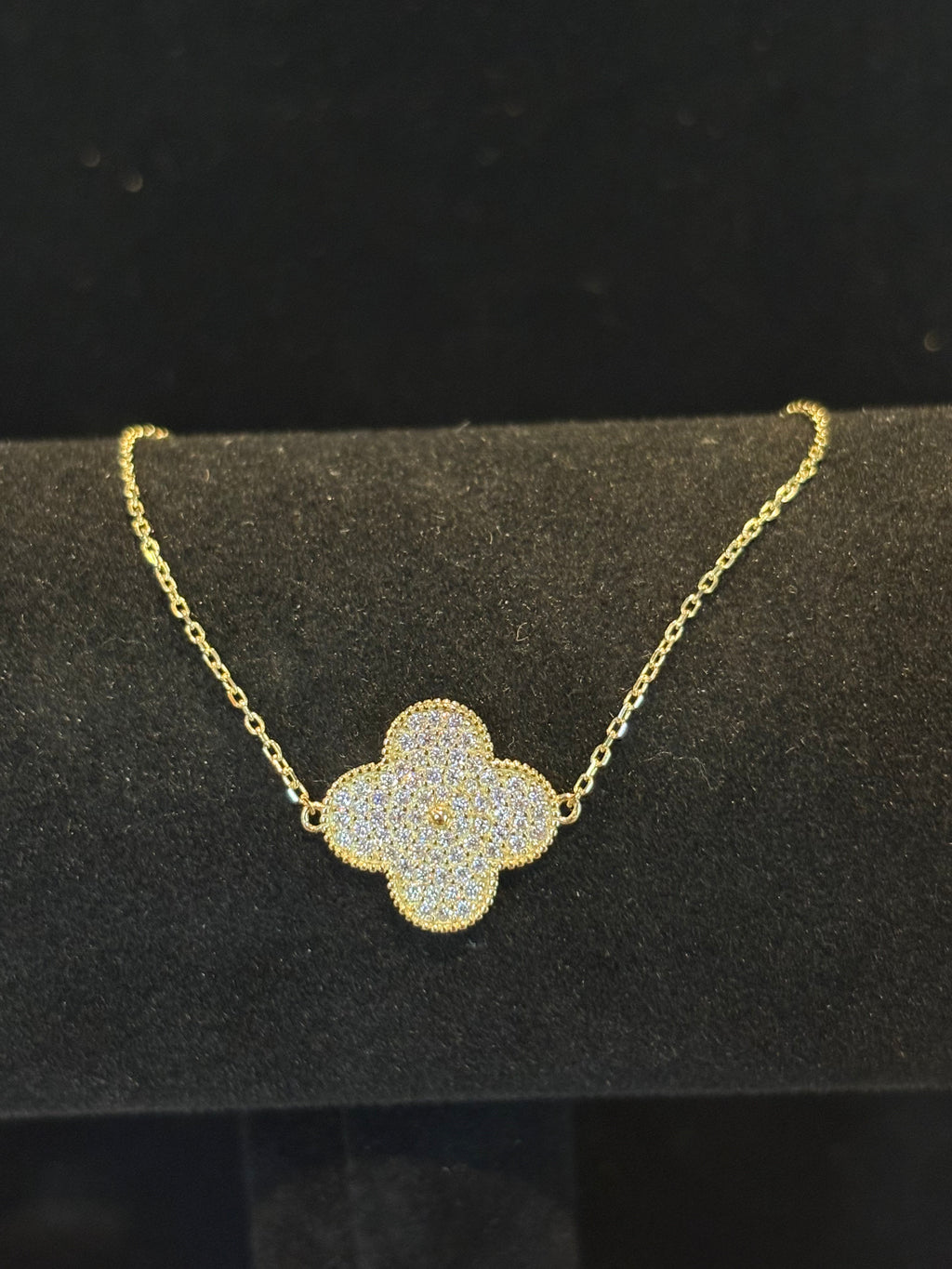 Moissanite Single Clover Bracelet in Gold Plated