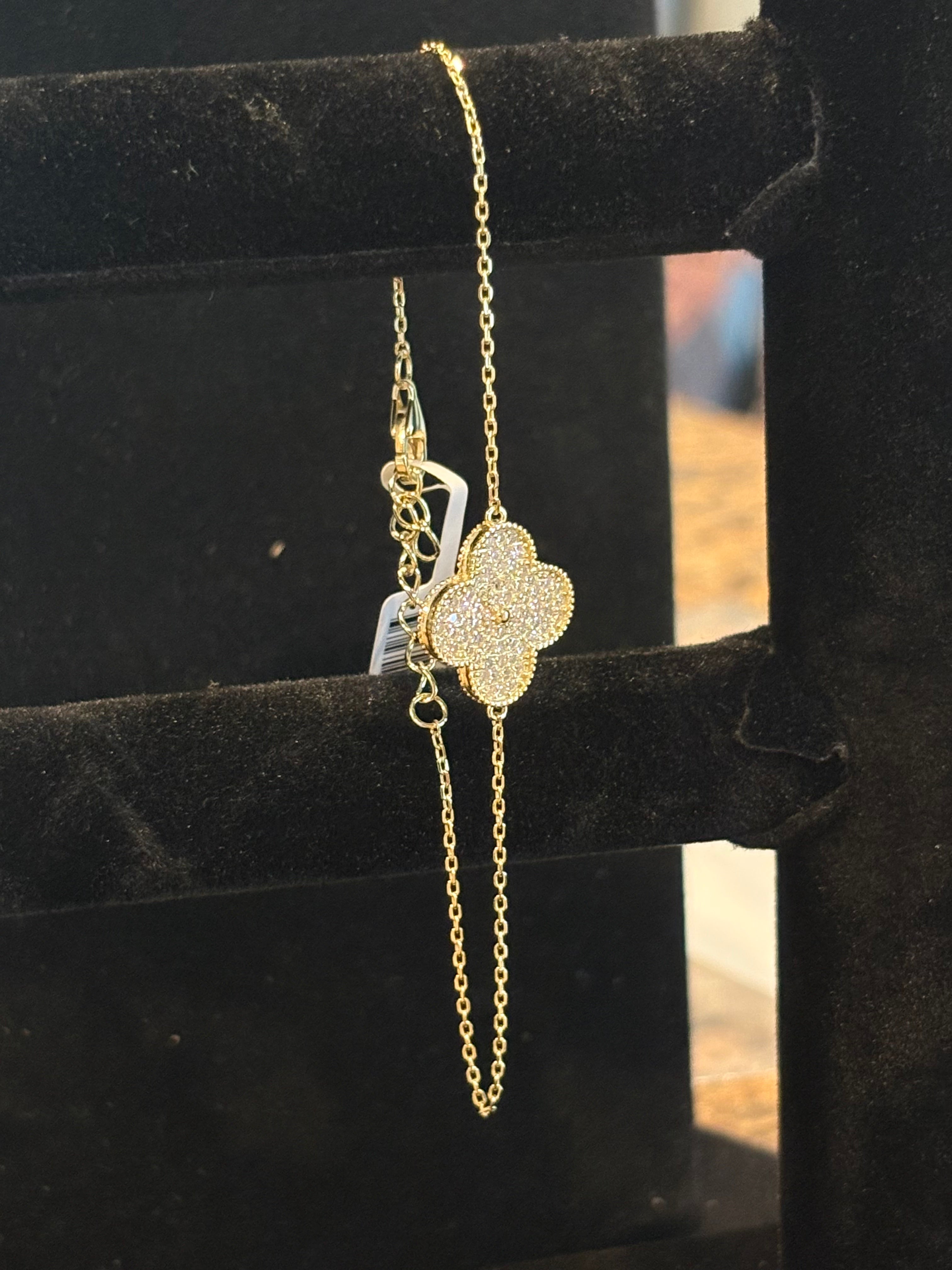 Moissanite Single Clover Bracelet in Gold Plated