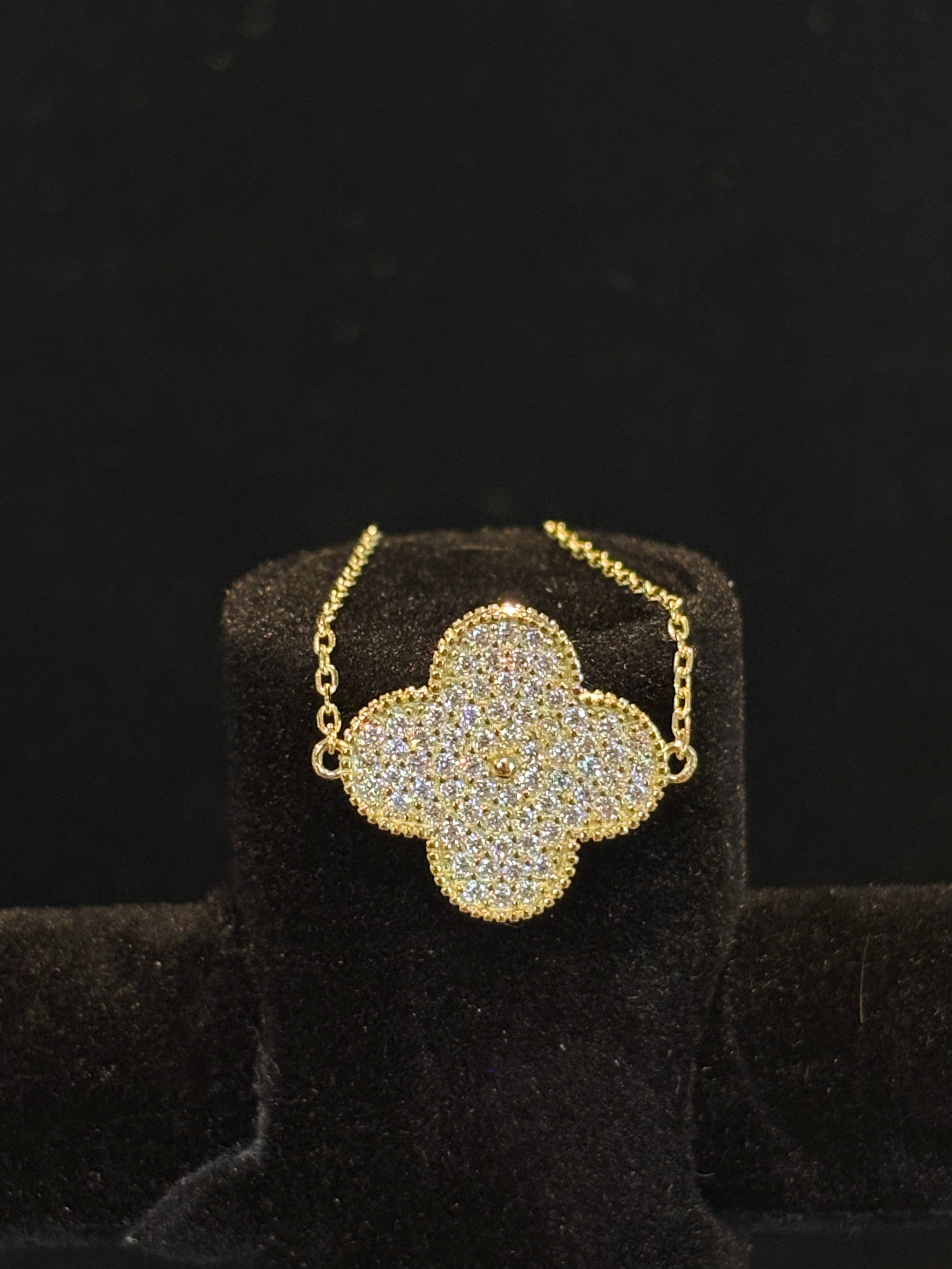 Moissanite Single Clover Bracelet in Gold Plated