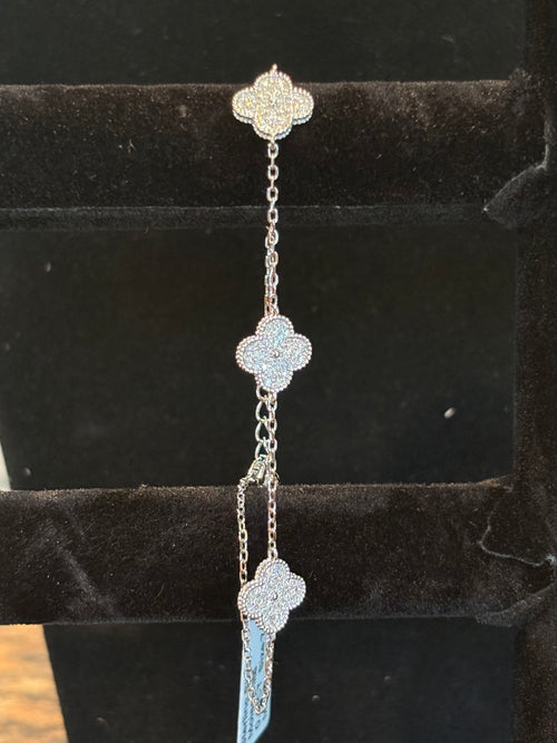Aurelia Triple Clover – Moissanite Bracelet in Sterling Silver