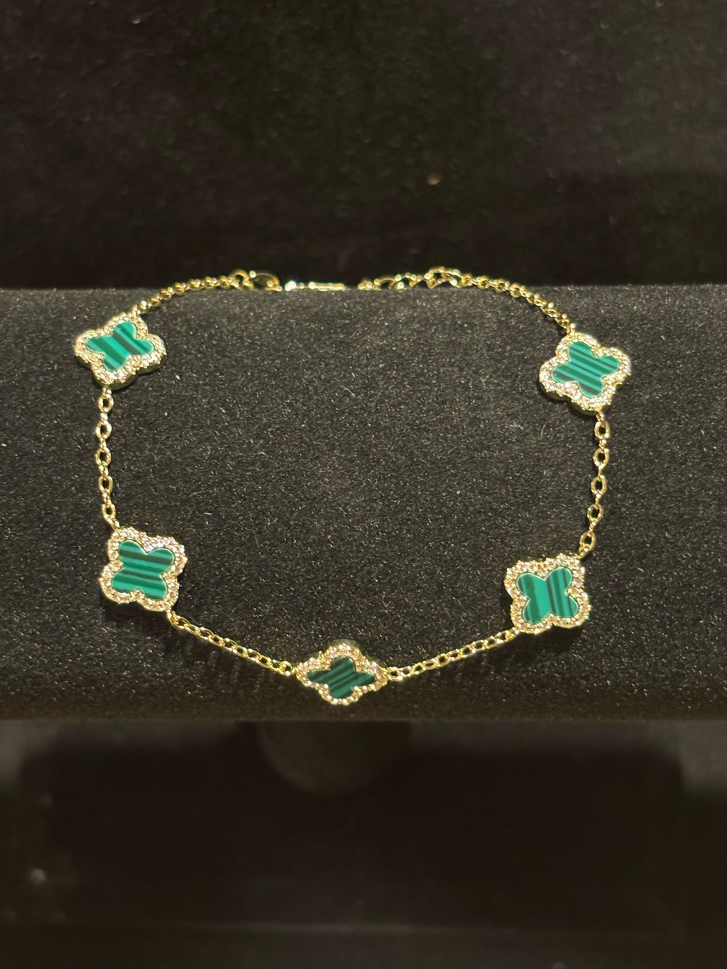 Elegant Five-Motif Green Clover Charm Bracelet