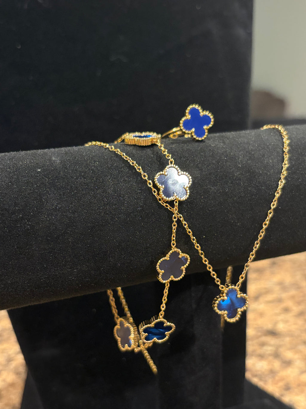 Midnight Elegance: Gold-Plated Dark Blue Clover Set