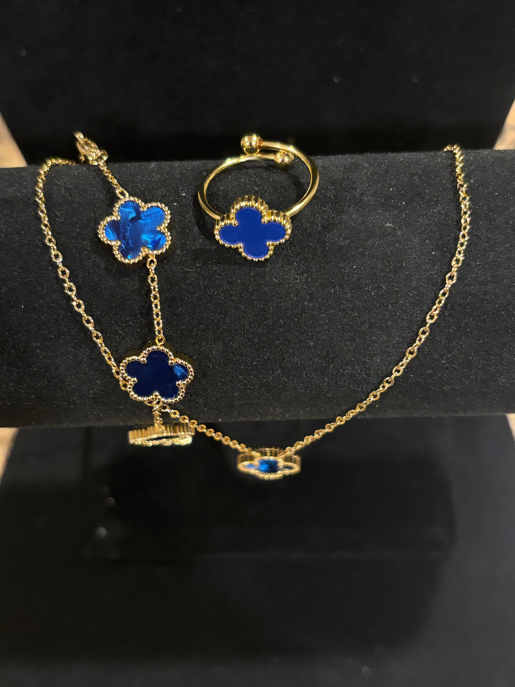 Midnight Elegance: Gold-Plated Dark Blue Clover Set