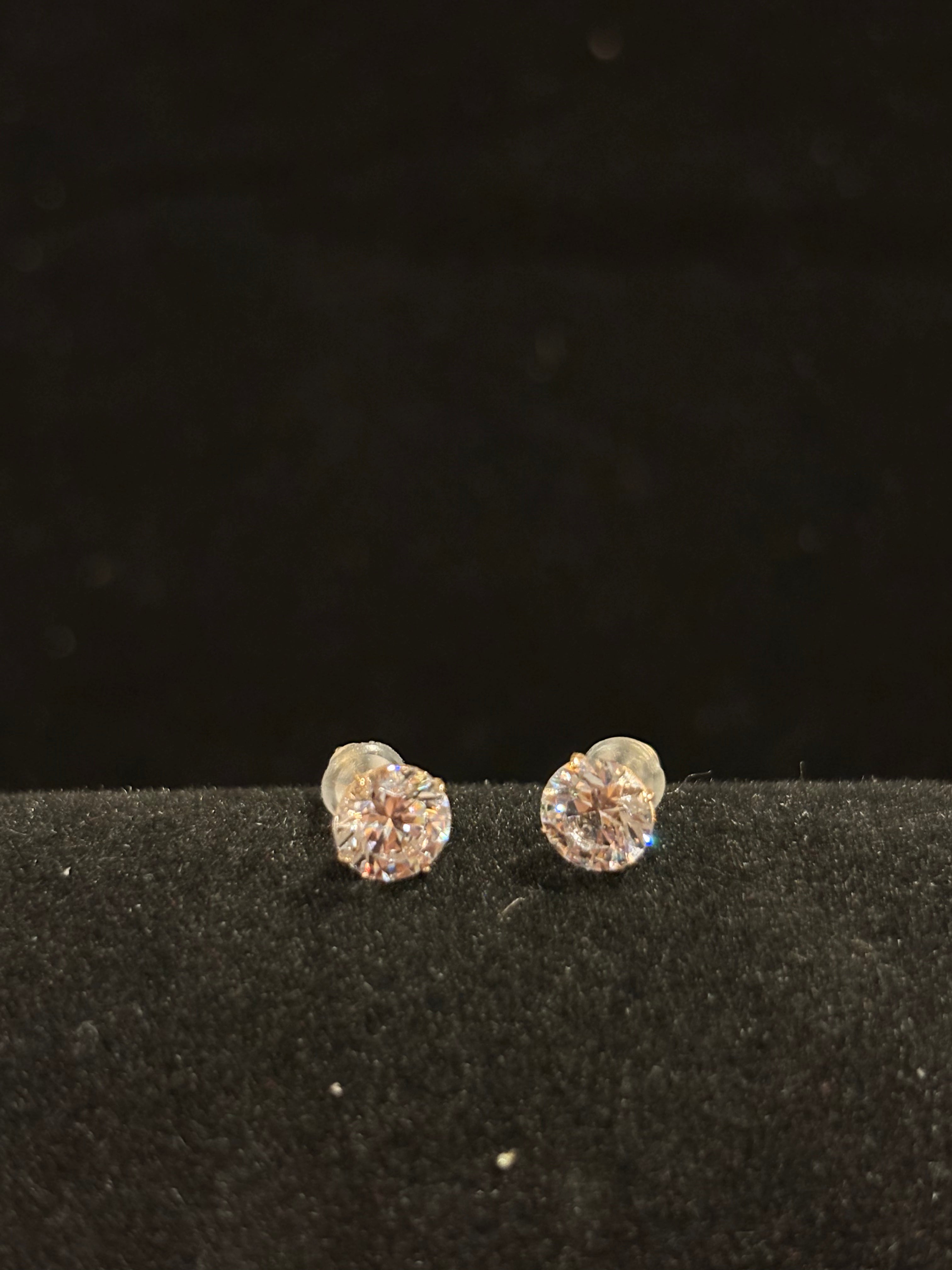 Classic Round Cut 14K Gold Earrings Studs