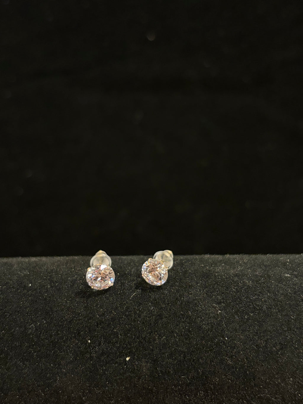 Classic Round Cut 14K Gold Earrings Studs
