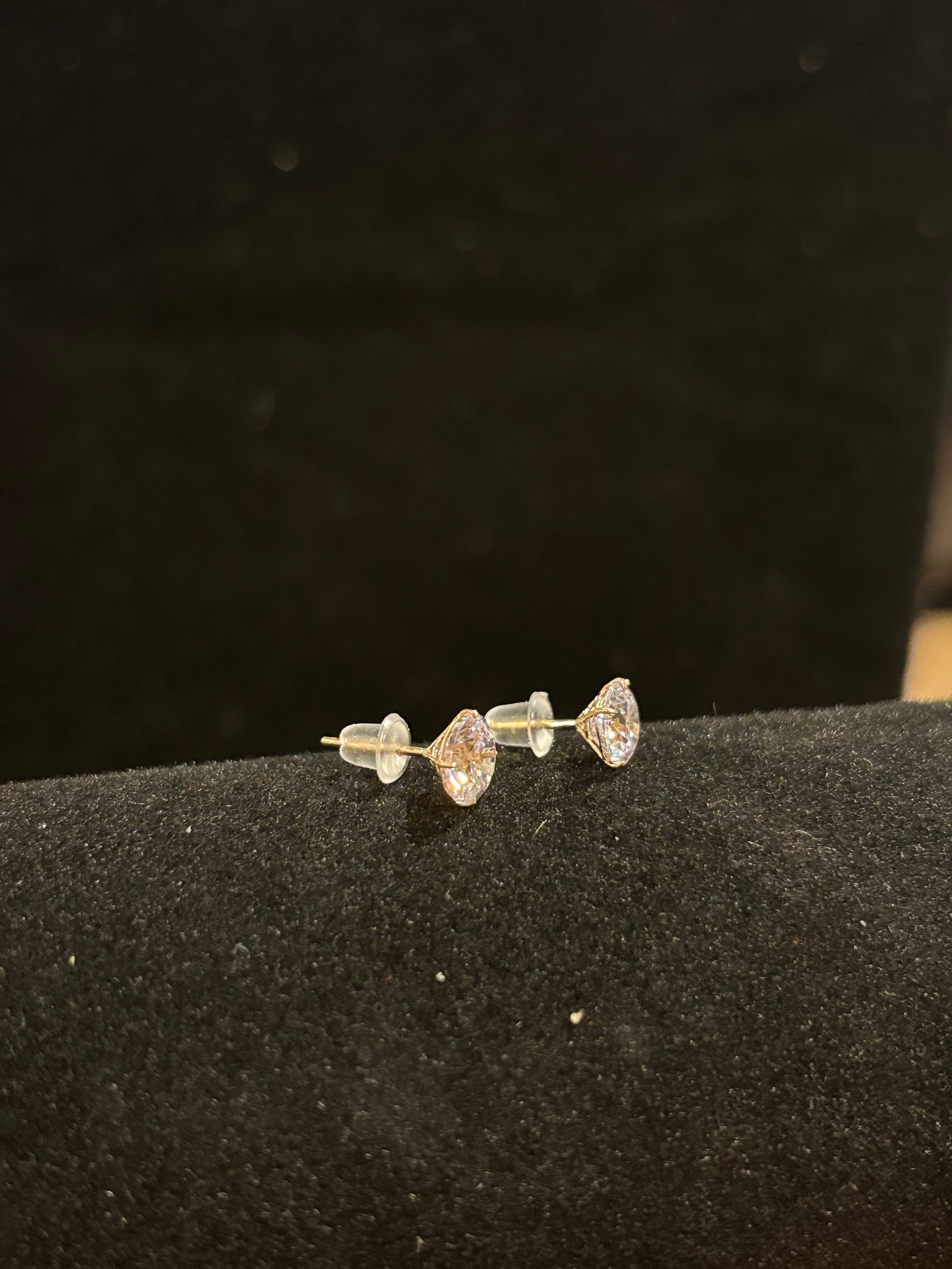 Classic Round Cut 14K Gold Earrings Studs