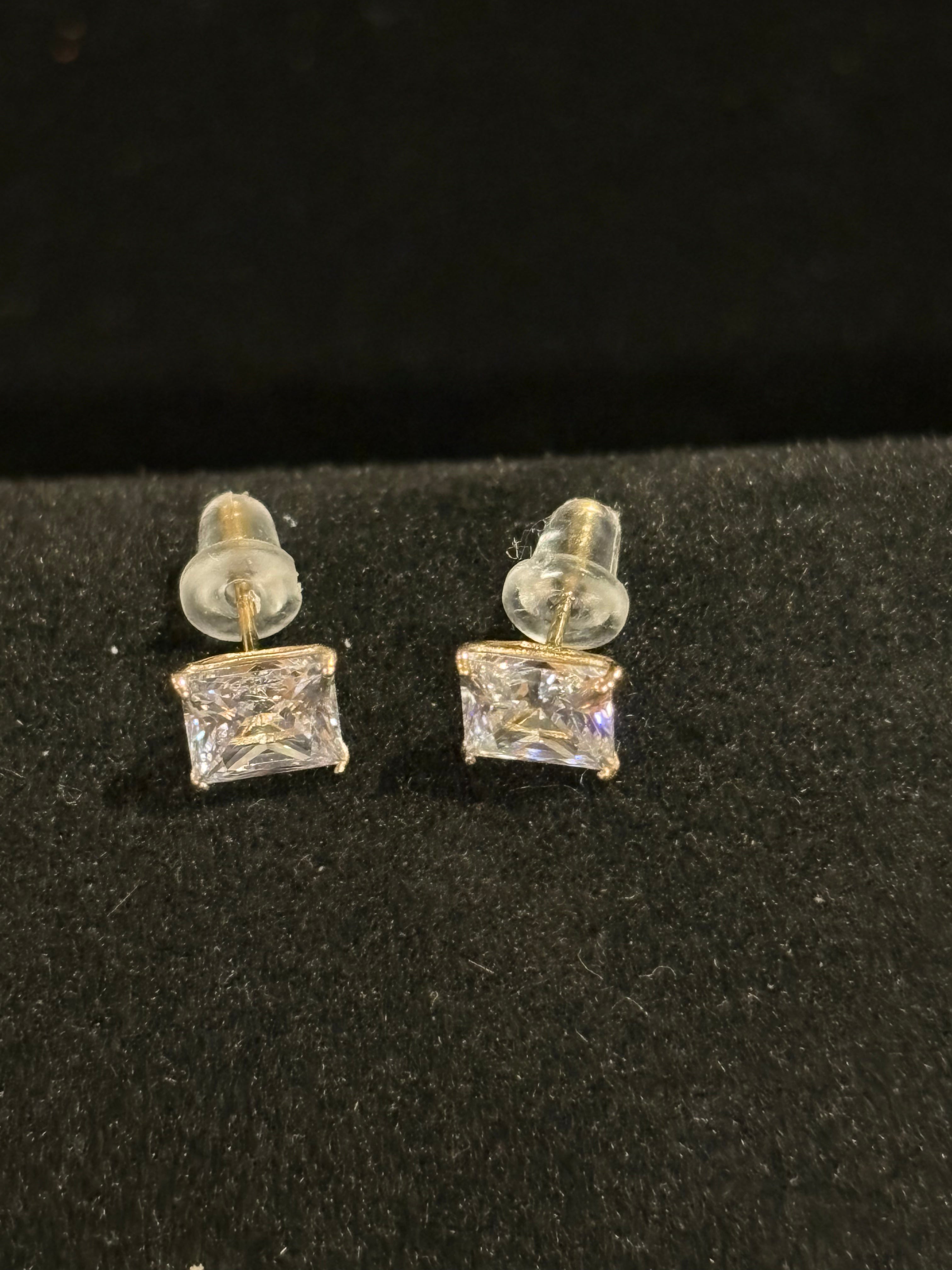 Contemporary Sparkle: Classic Princess-Cut 14K Gold Earrings